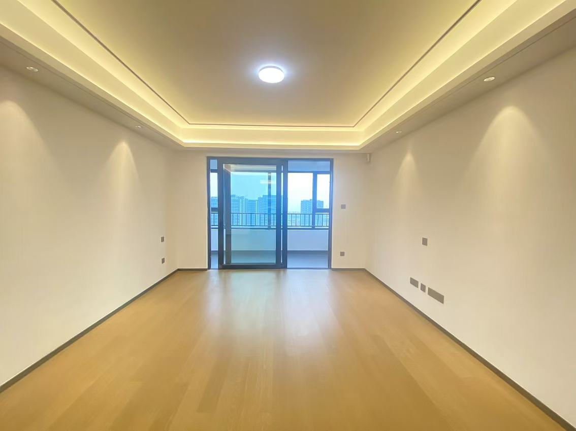 滨江道静园 4室2厅2卫 143m&sup2;