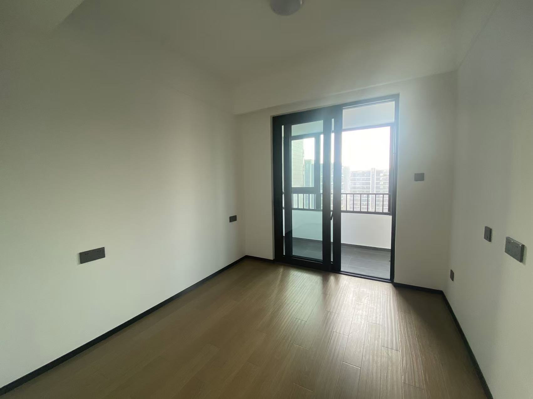 滨江道静园 3室2厅2卫 117m&sup2;