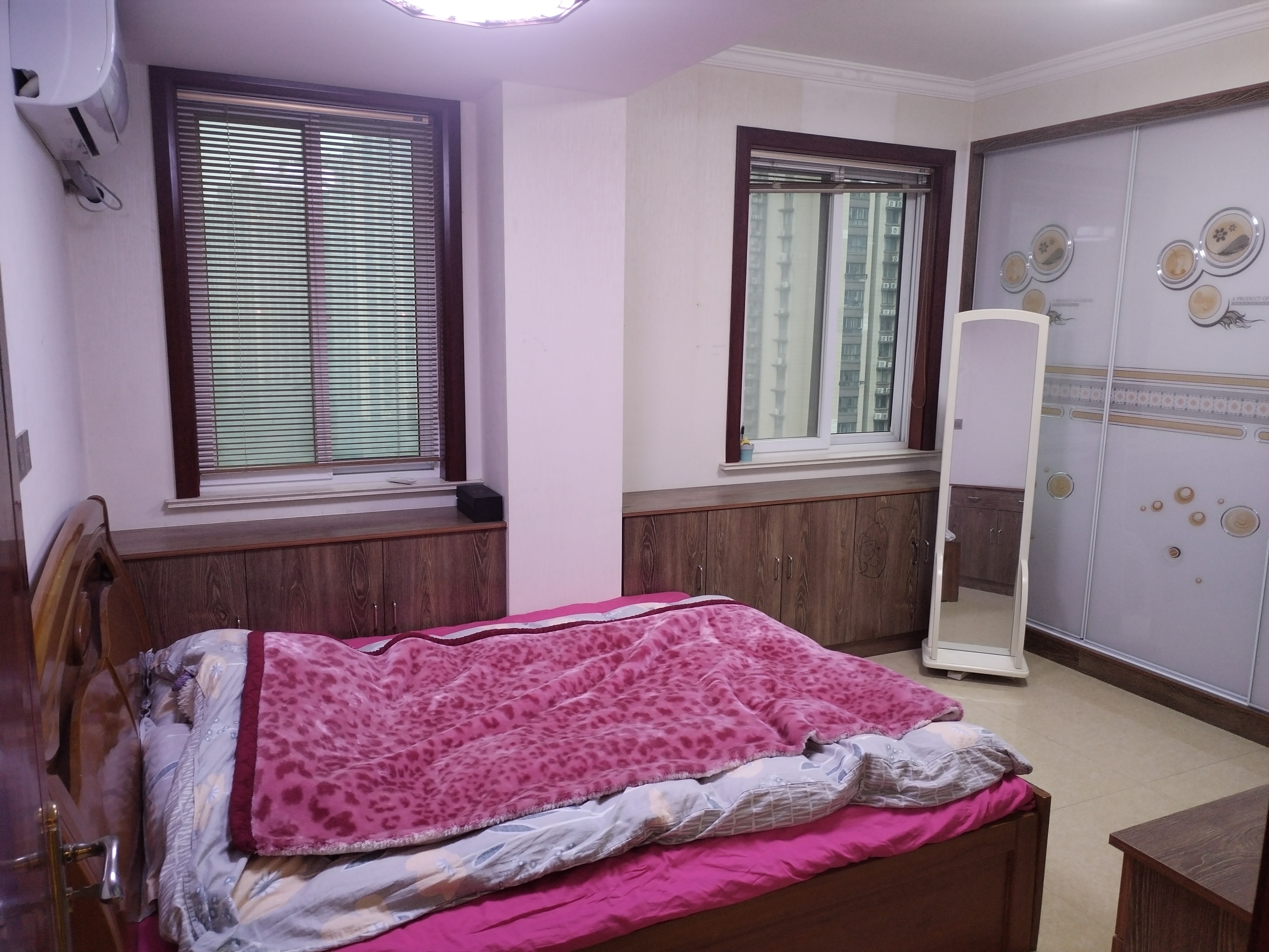 学士府 3室2厅1卫 133m&sup2;