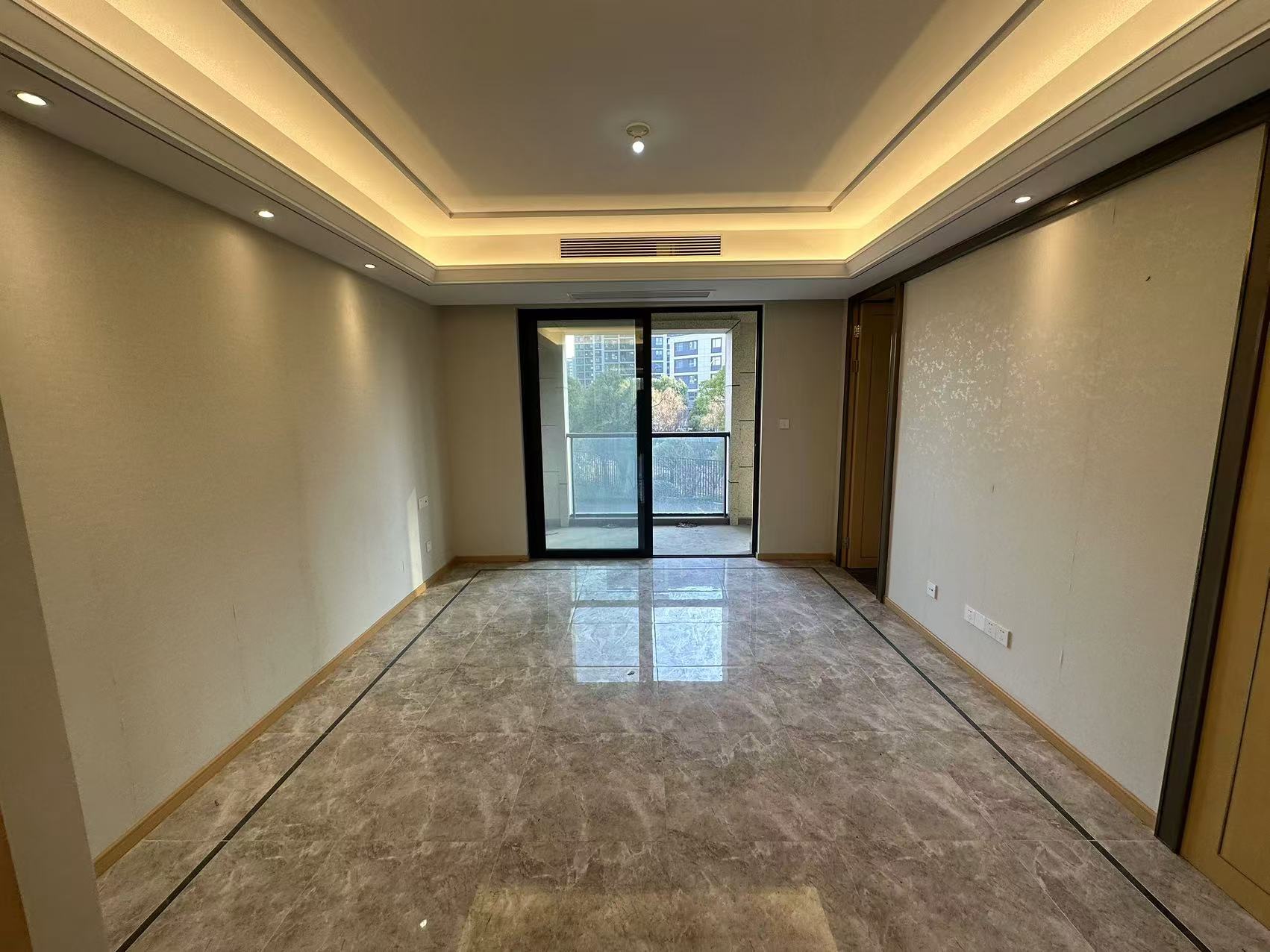 绿城沁园 4室2厅2卫 143m&sup2;