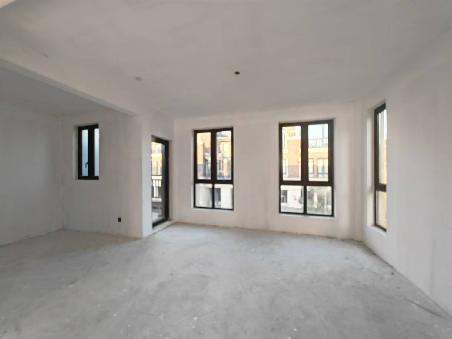 山水壹号 4室2厅4卫 354.93m²