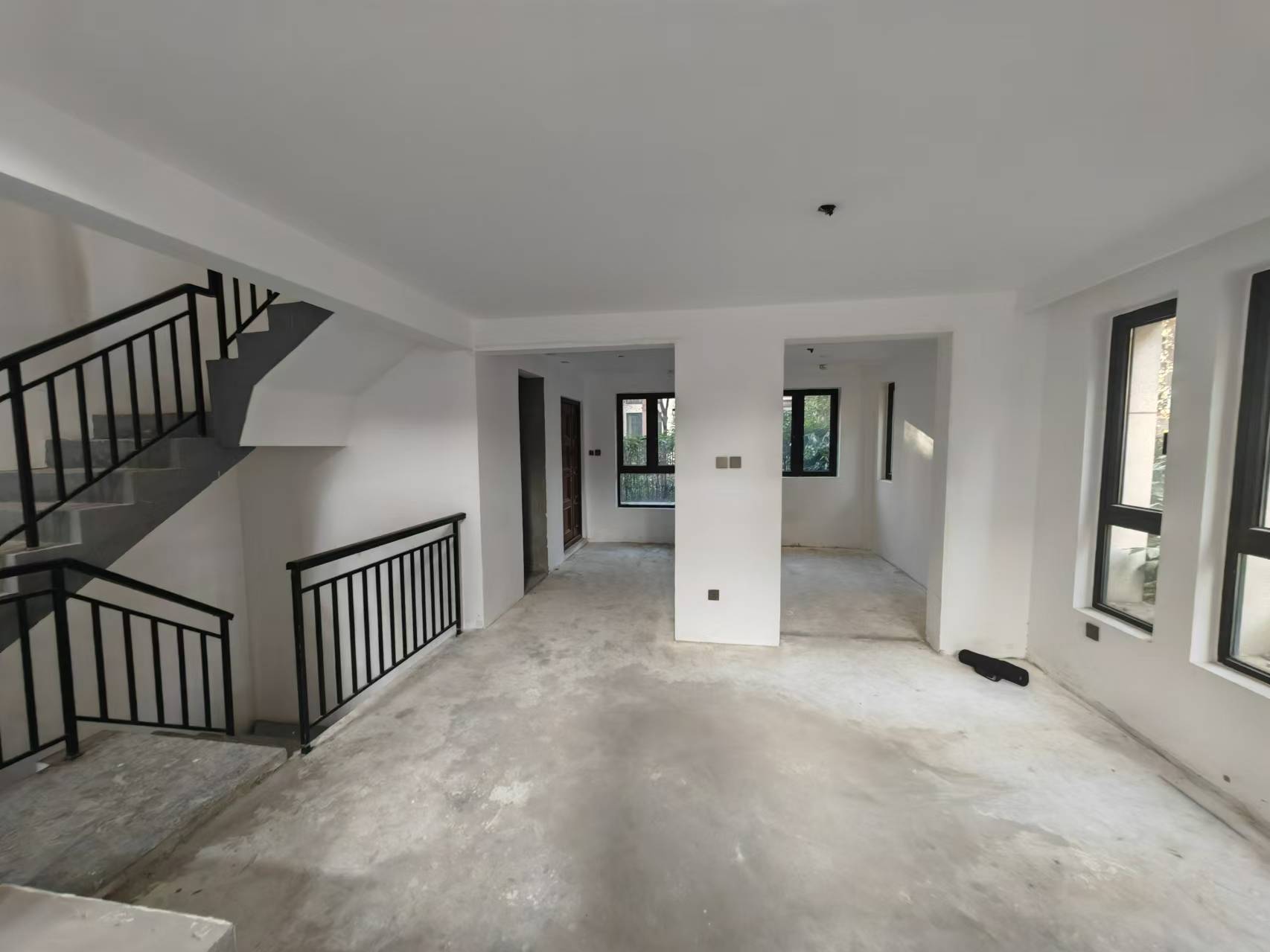 山水壹号 4室2厅4卫 354.93m²