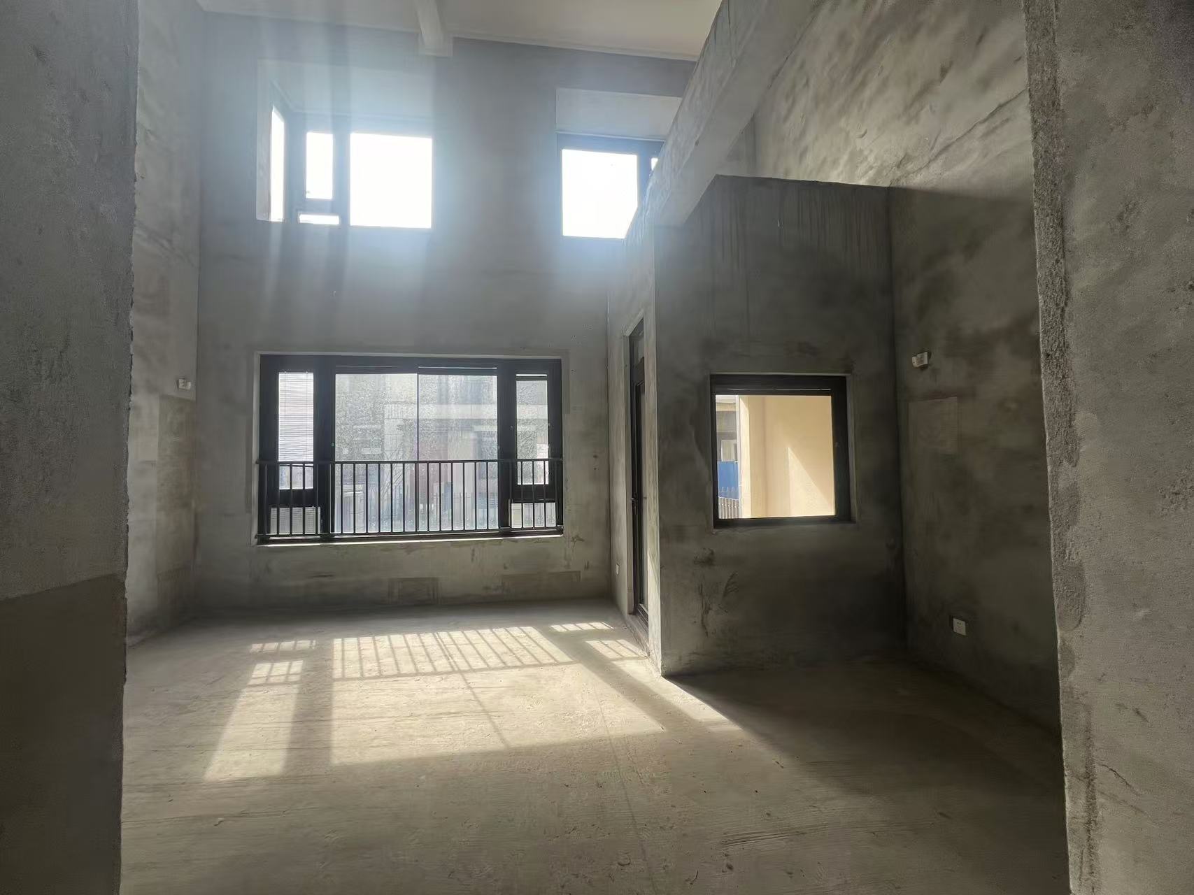 湖山源著 5室2厅2卫 220m²