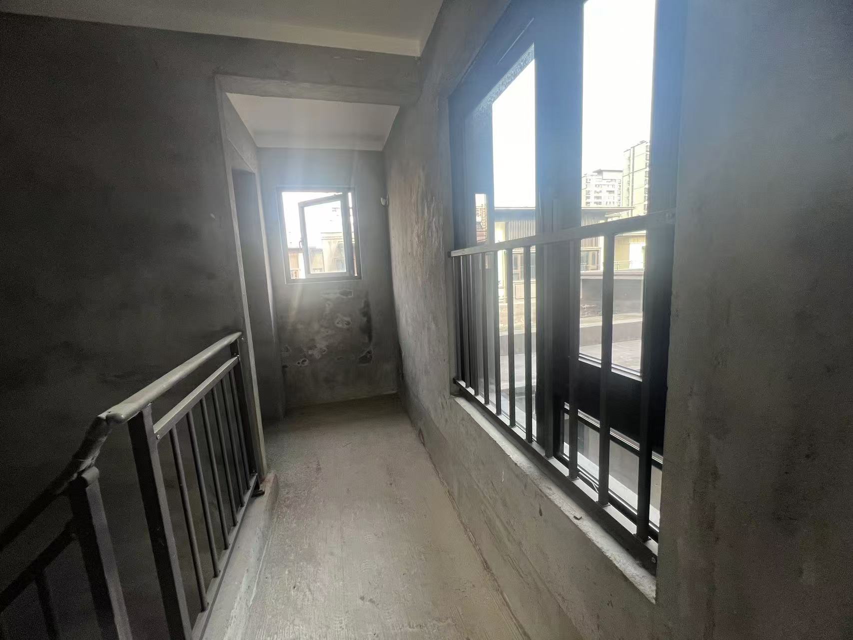 湖山源著 5室2厅2卫 220m²