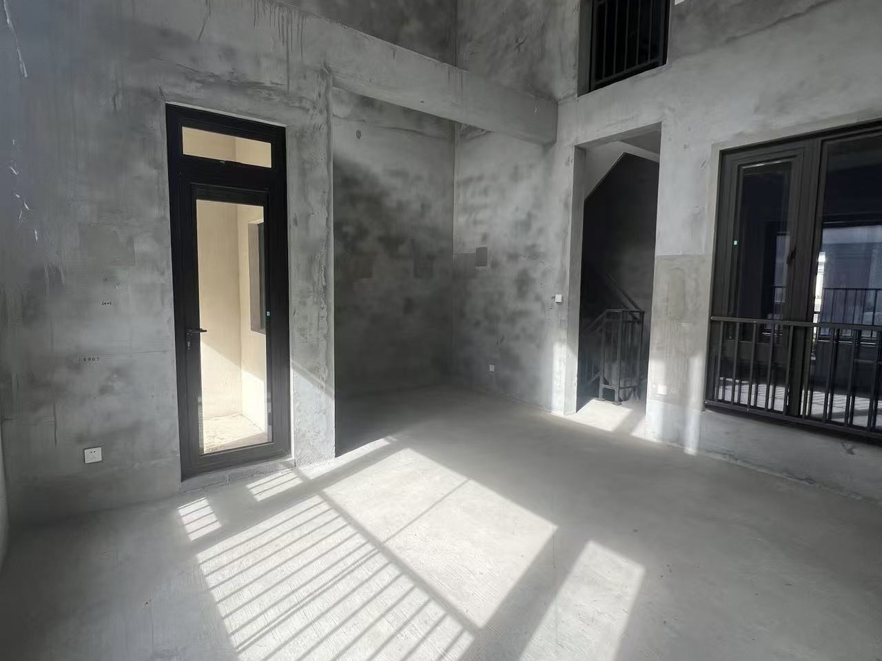 湖山源著 5室2厅2卫 220m²