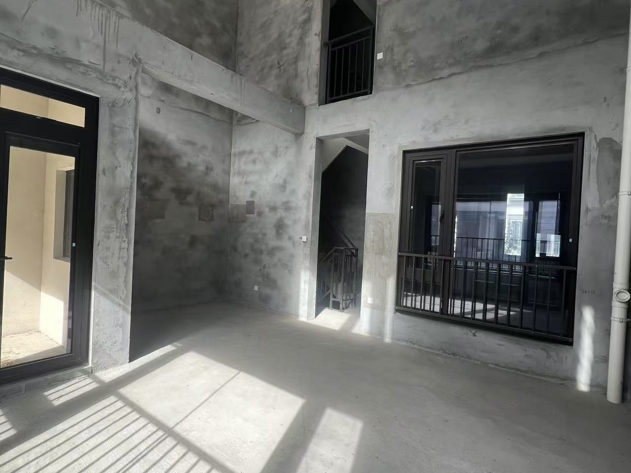 湖山源著 5室2厅2卫 220m²