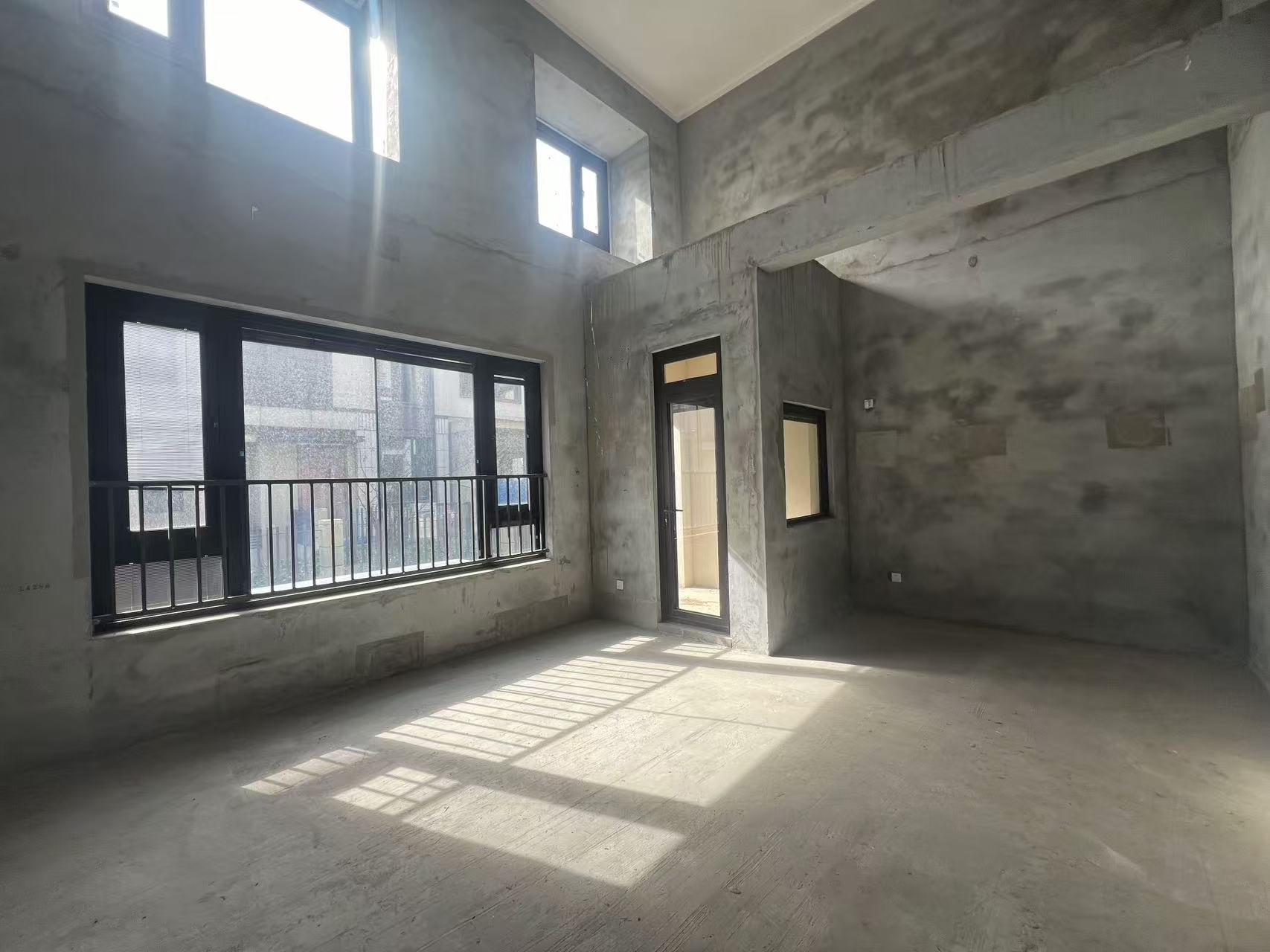 湖山源著 5室2厅2卫 220m²