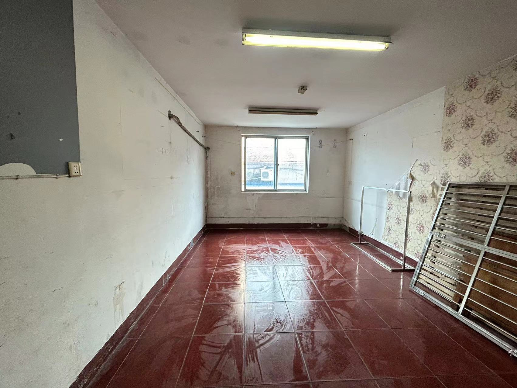 金桥小区 4室2厅2卫 142m&sup2;