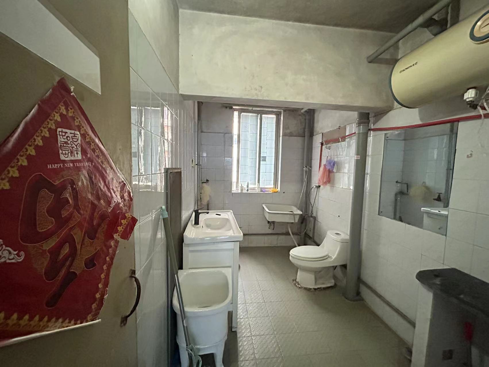 金桥小区 4室2厅2卫 142m&sup2;