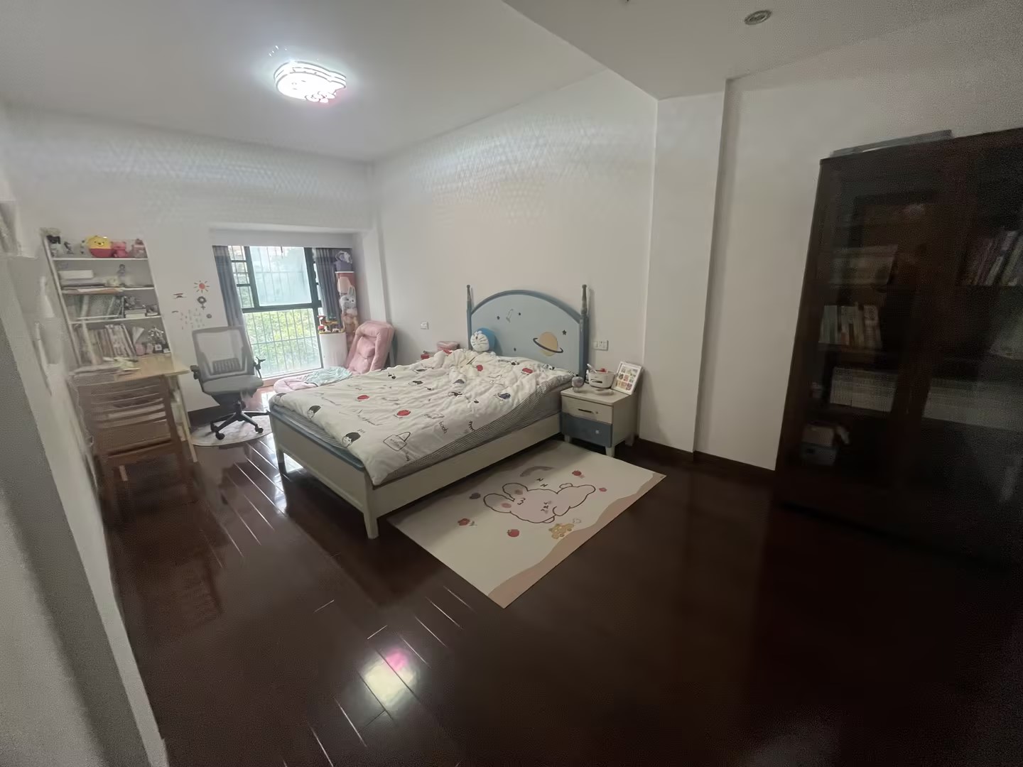 水榭花都 4室2厅2卫 232m&sup2;