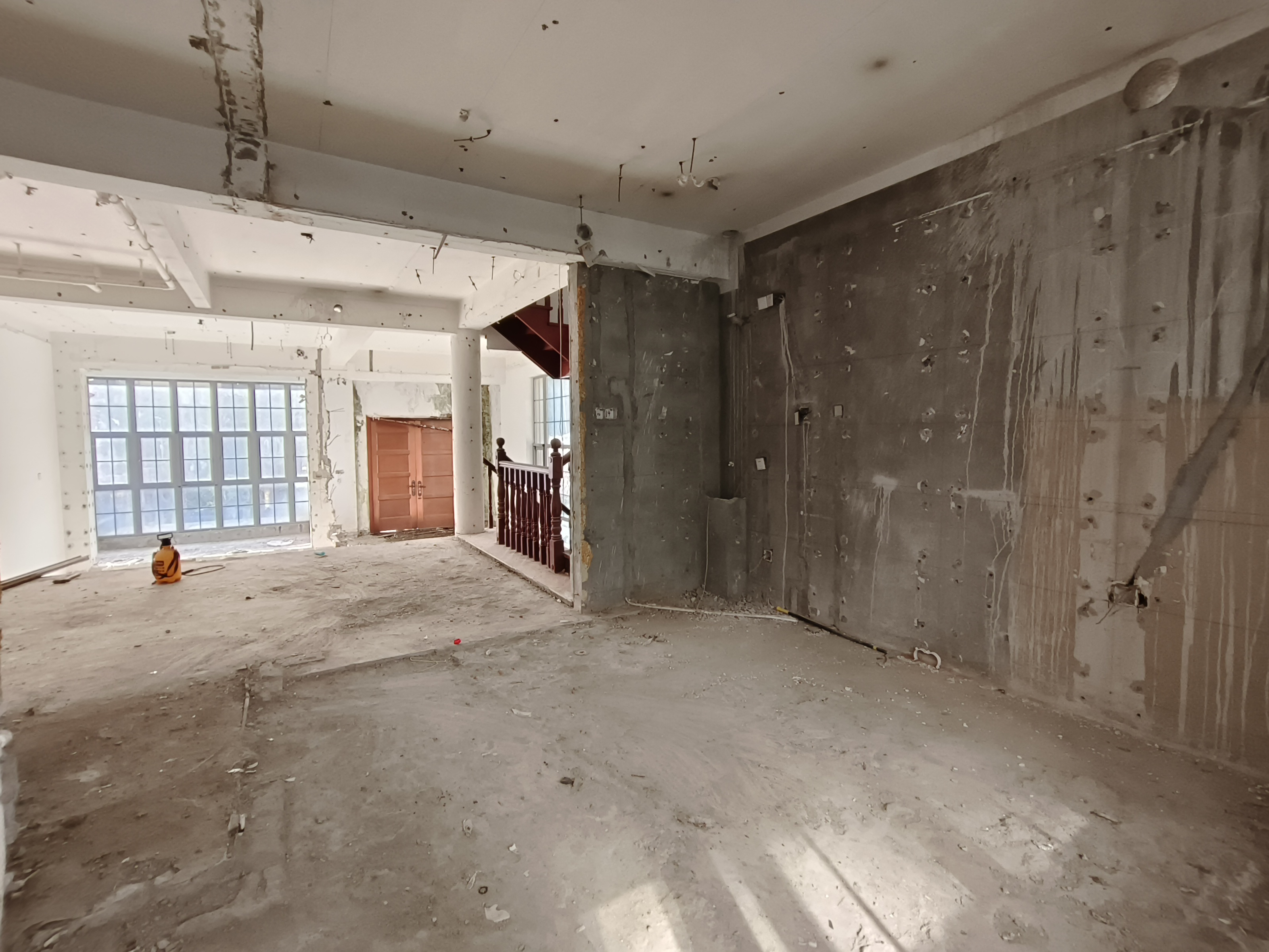 天安花园 5室2厅3卫 300.00m&sup2;
