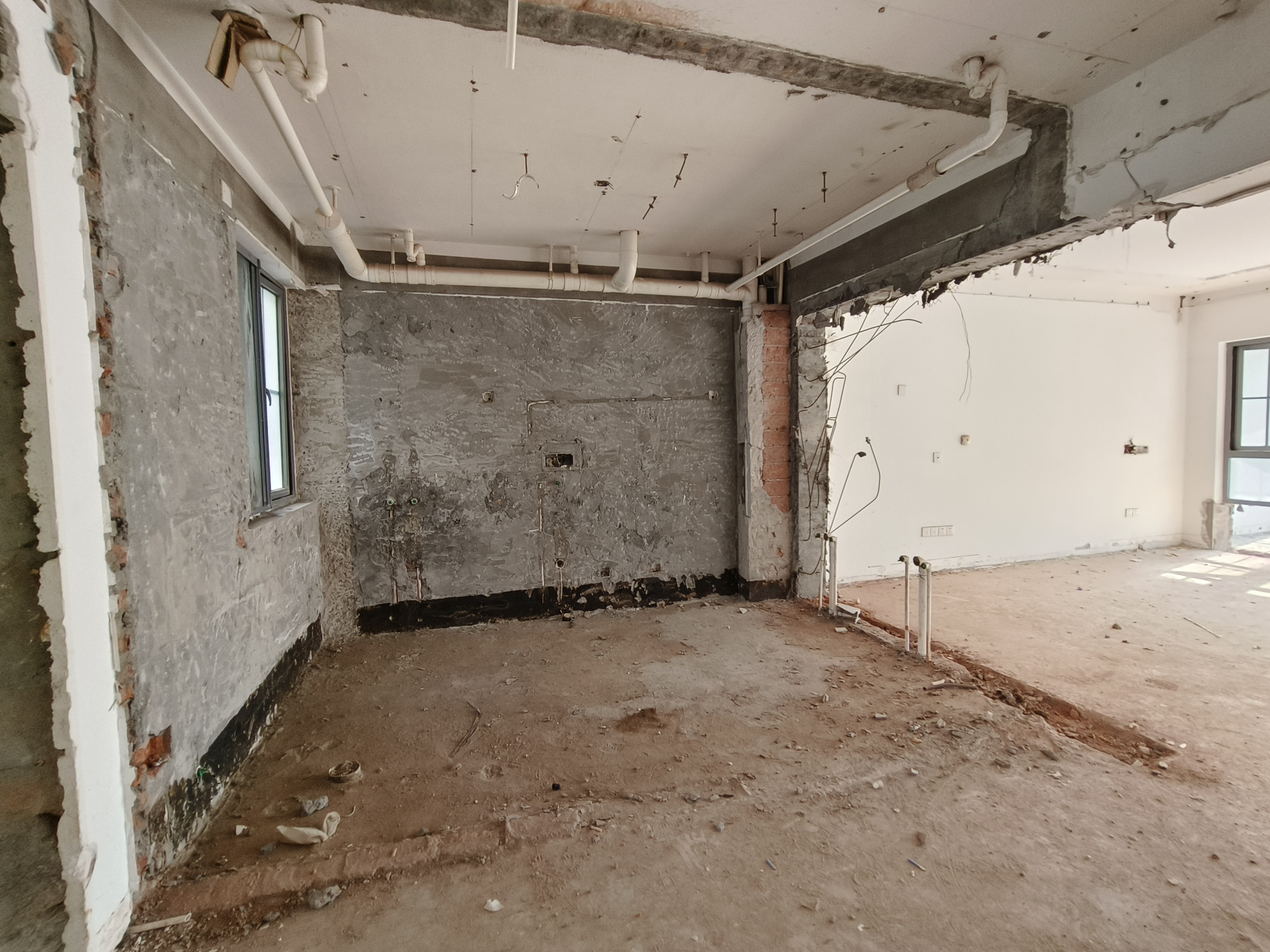 天安花园 5室2厅3卫 300.00m&sup2;