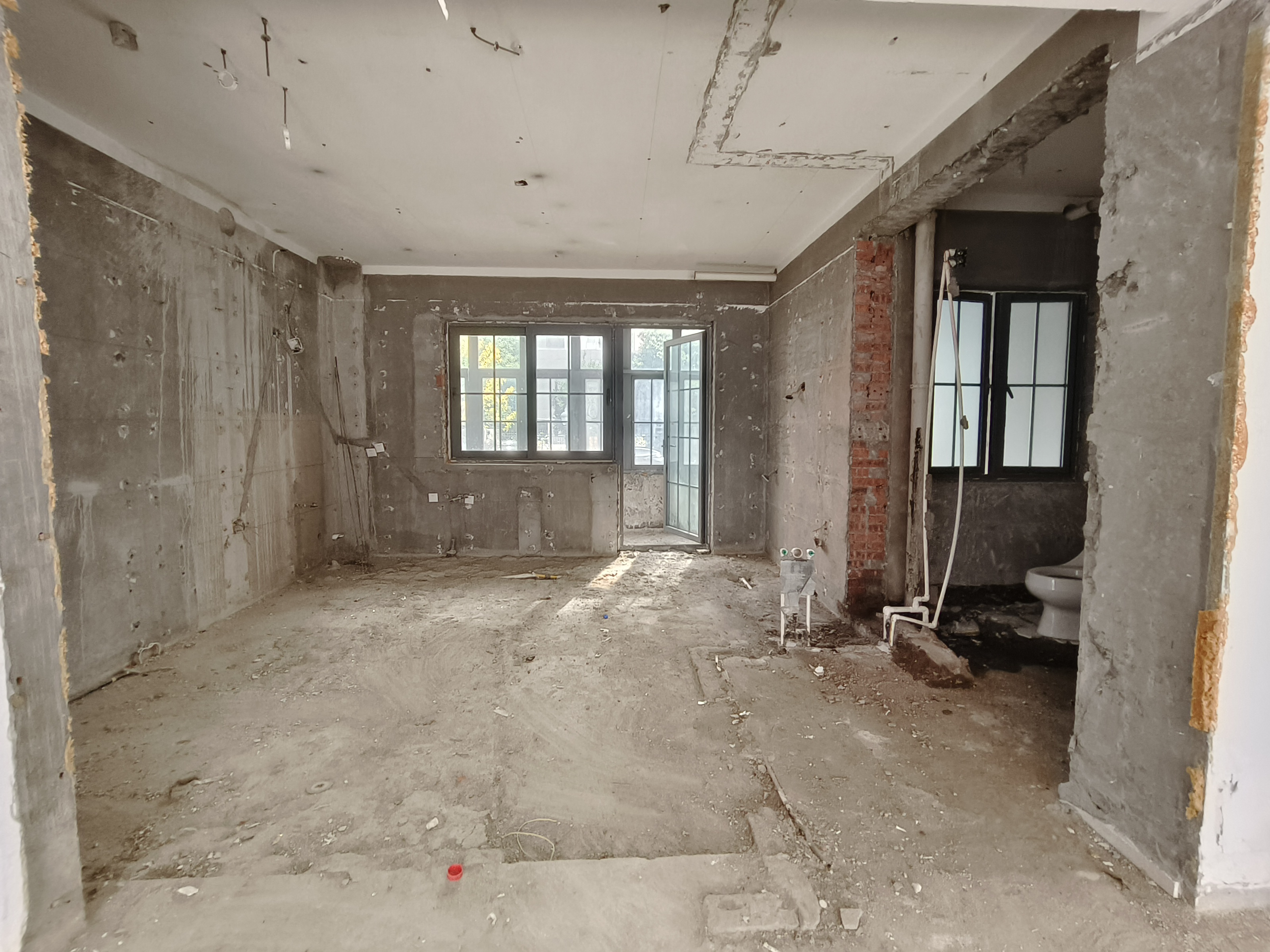 天安花园 5室2厅3卫 300.00m&sup2;