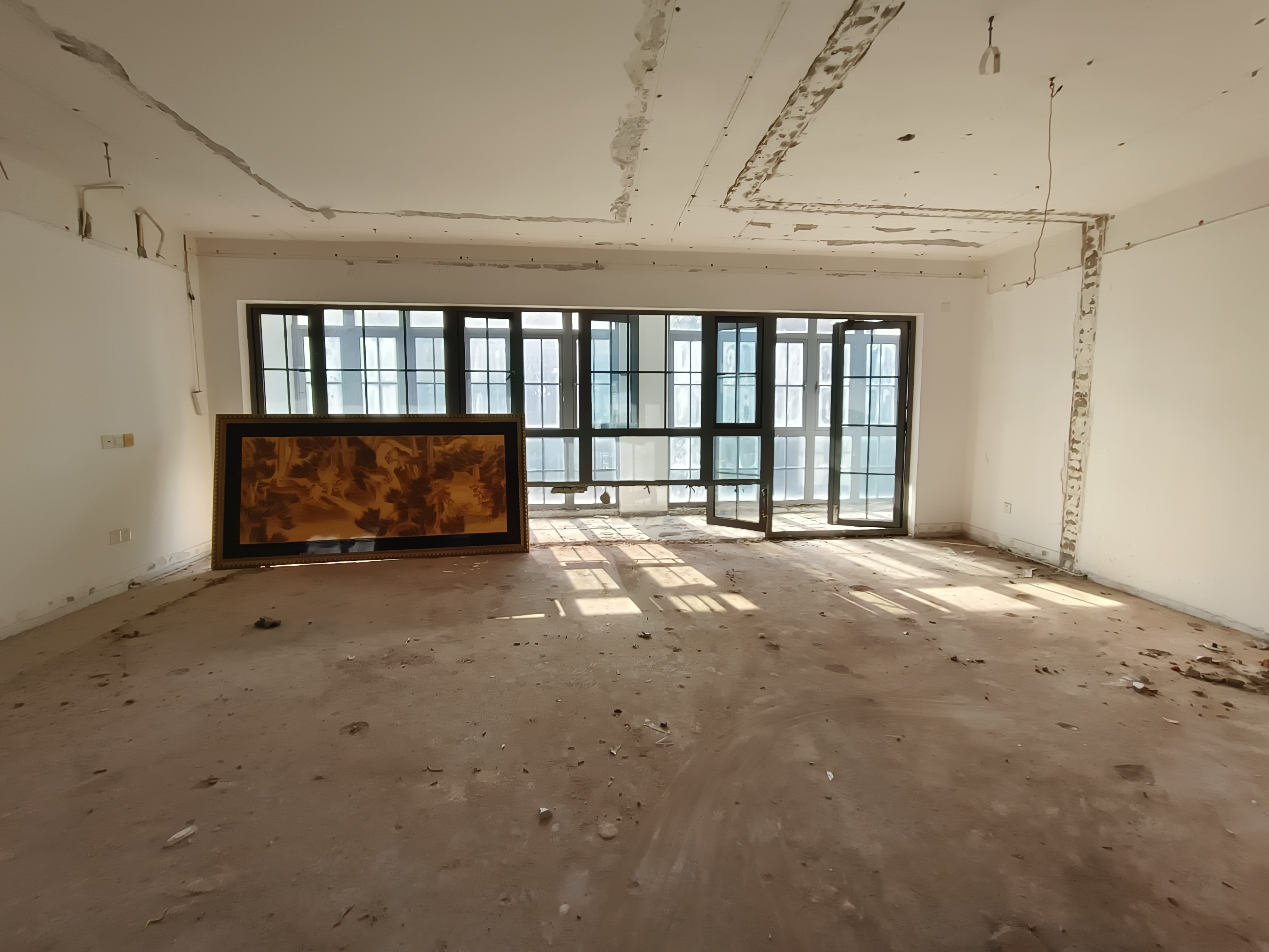 天安花园 5室2厅3卫 300.00m&sup2;