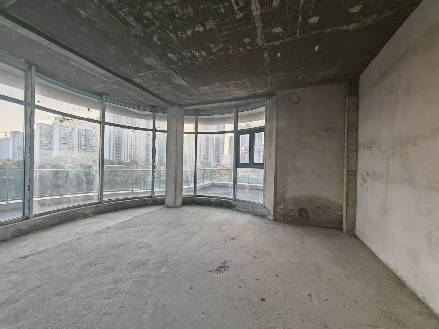 金地国际一期 6室2厅3卫 682.82m&sup2;
