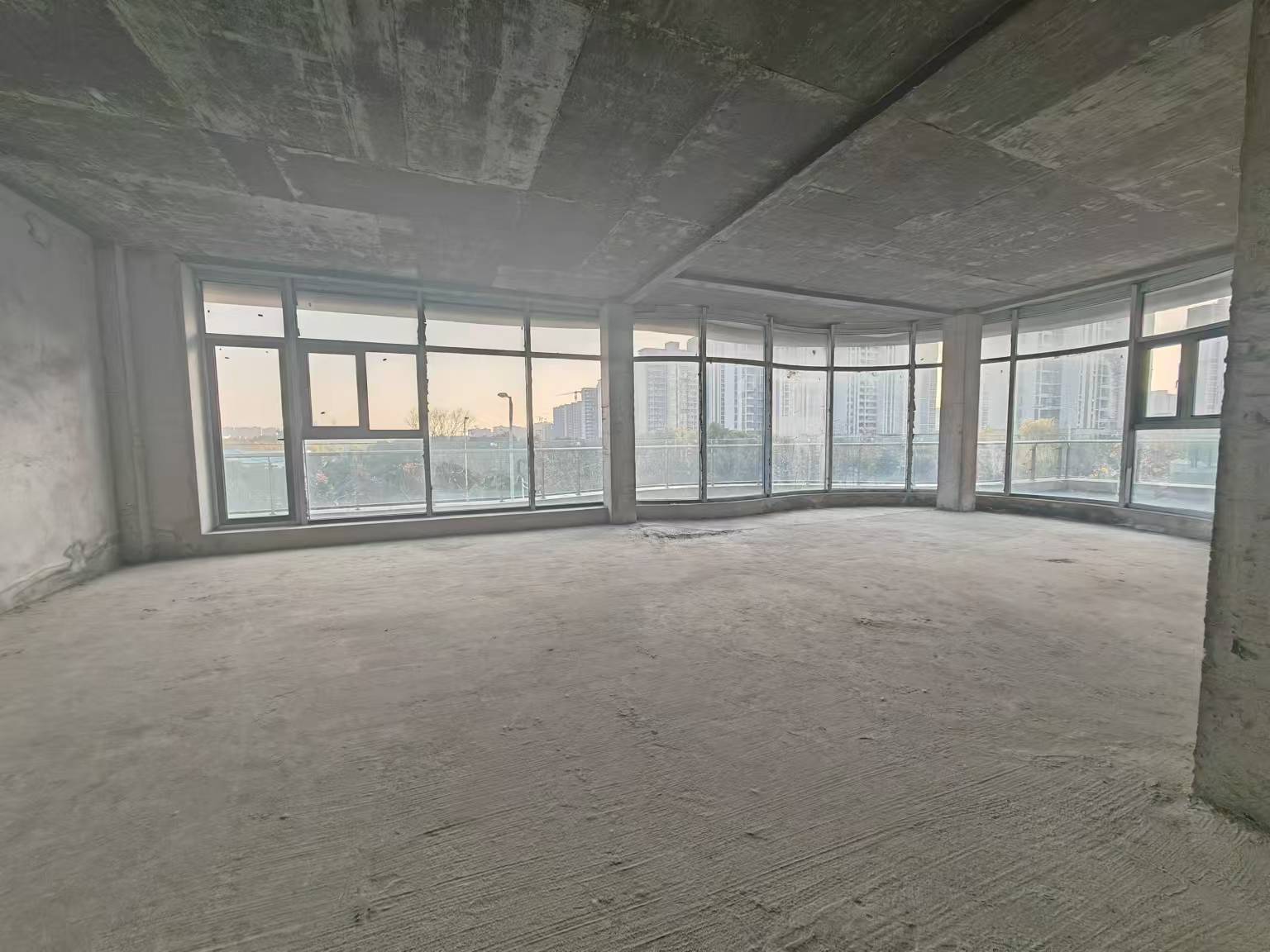 金地国际一期 6室2厅3卫 682.82m&sup2;