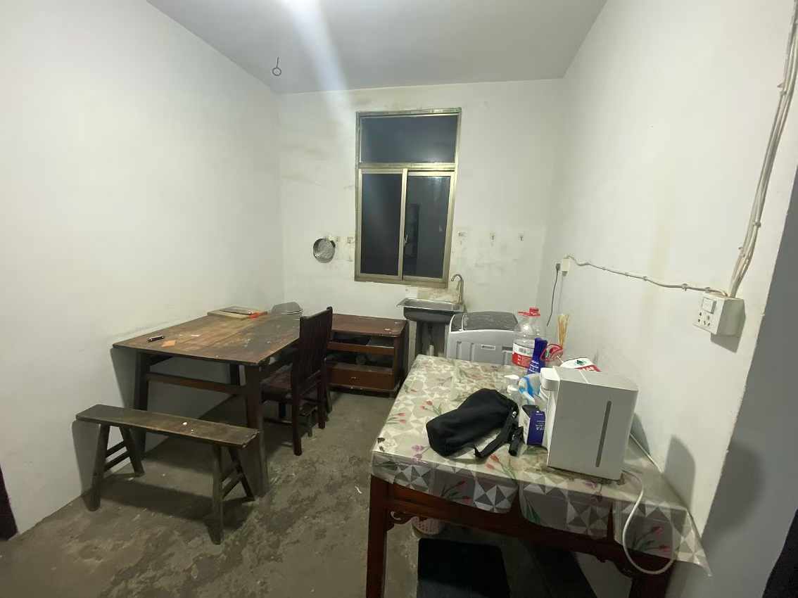 地区机关宿舍 3室1厅1卫 77.13m²