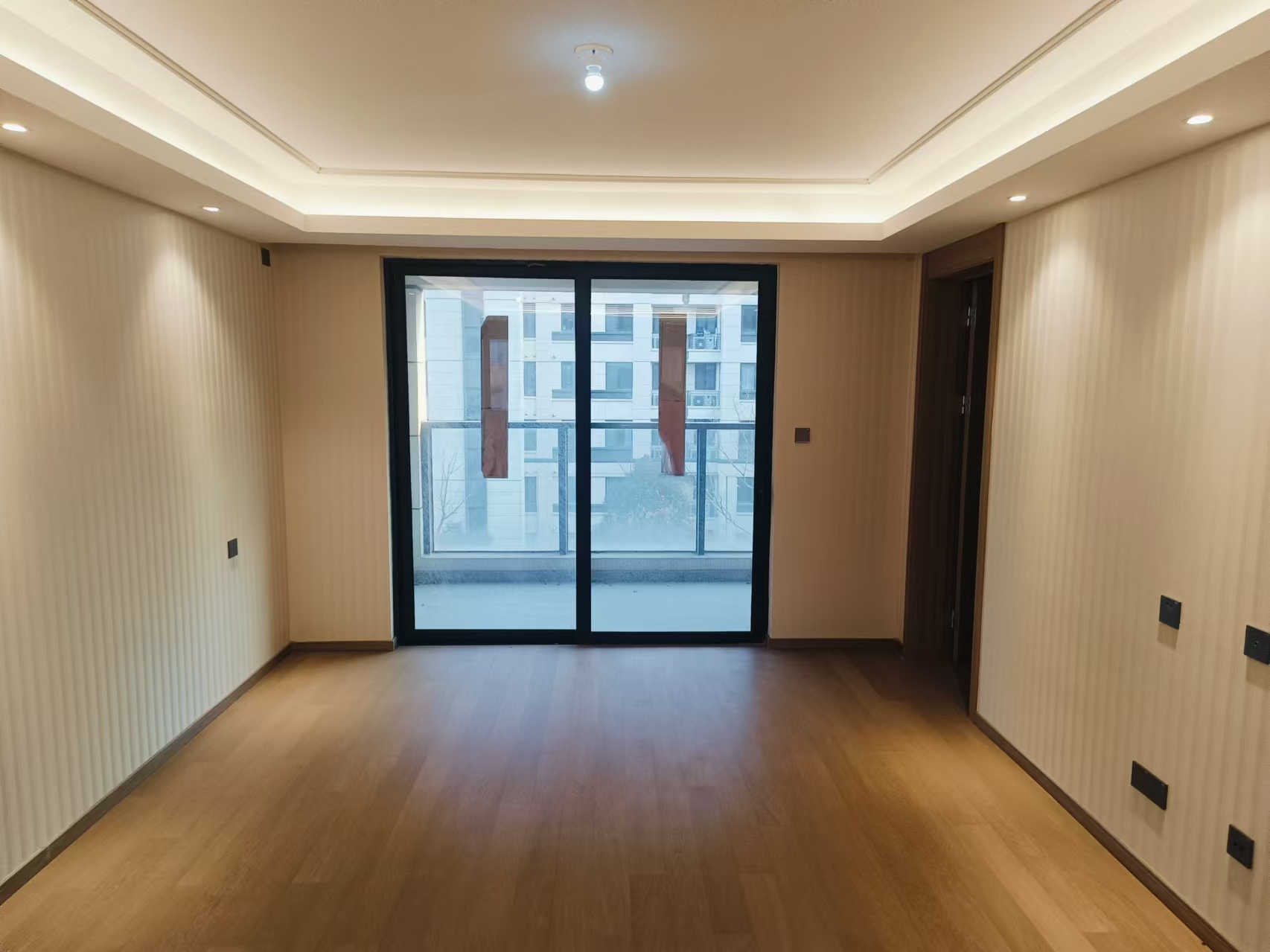 龙湖天宸源著 3室2厅2卫 116.00m²