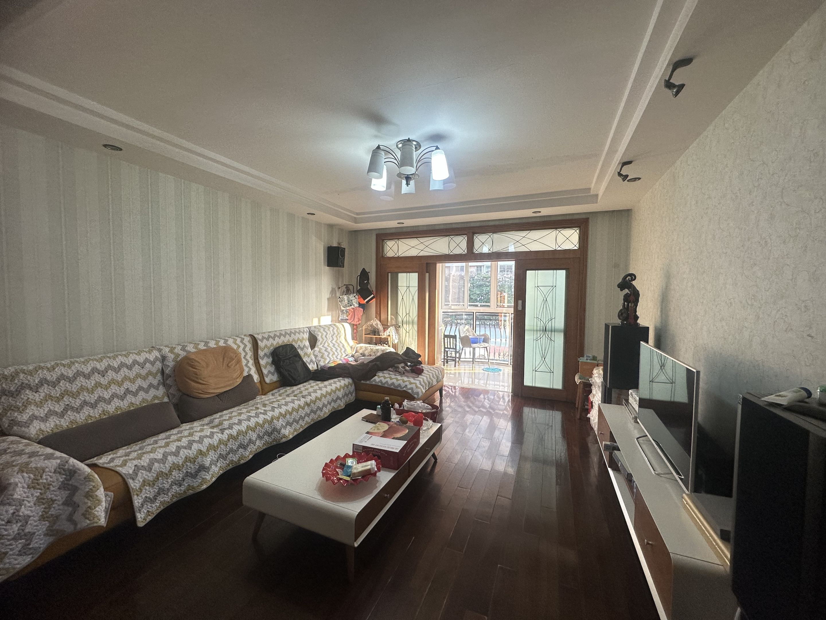 朝晖花园 4室2厅2卫 185.00m²