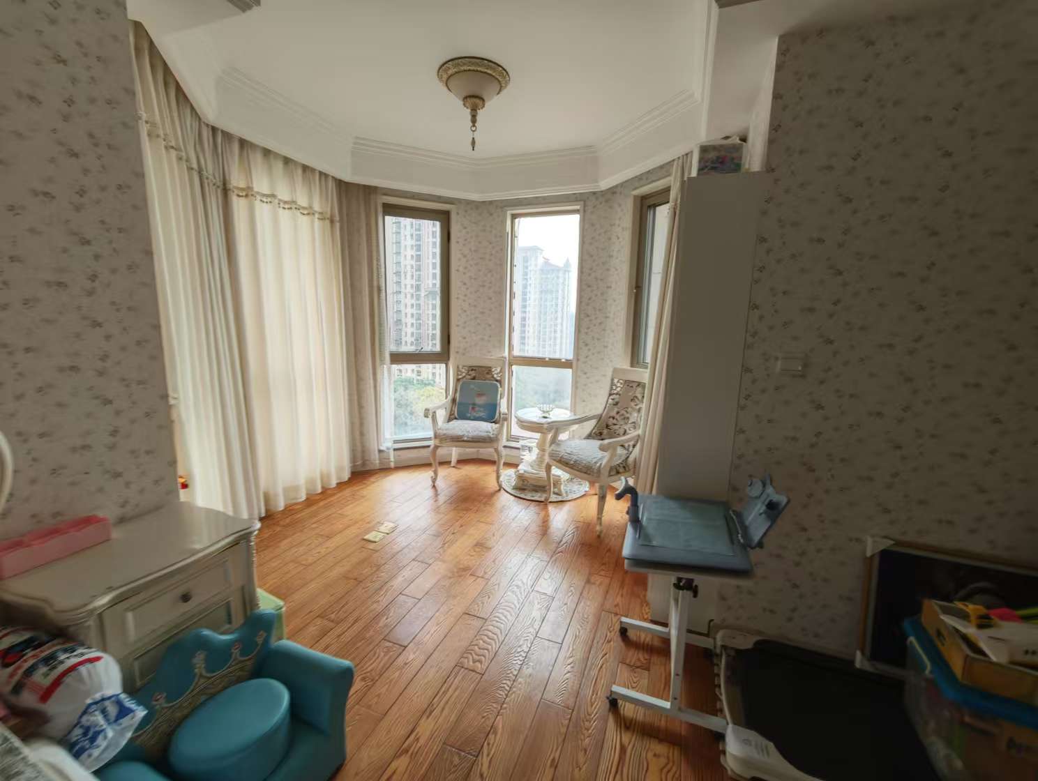中南世纪花城一期 4室2厅2卫 154.93m²