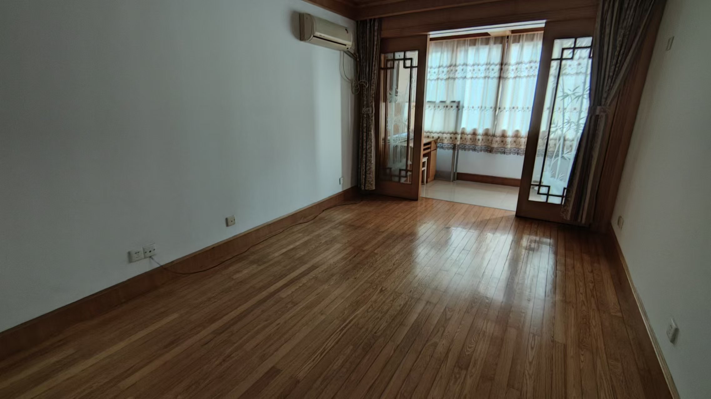 虹桥东村 3室2厅1卫 119m&sup2;