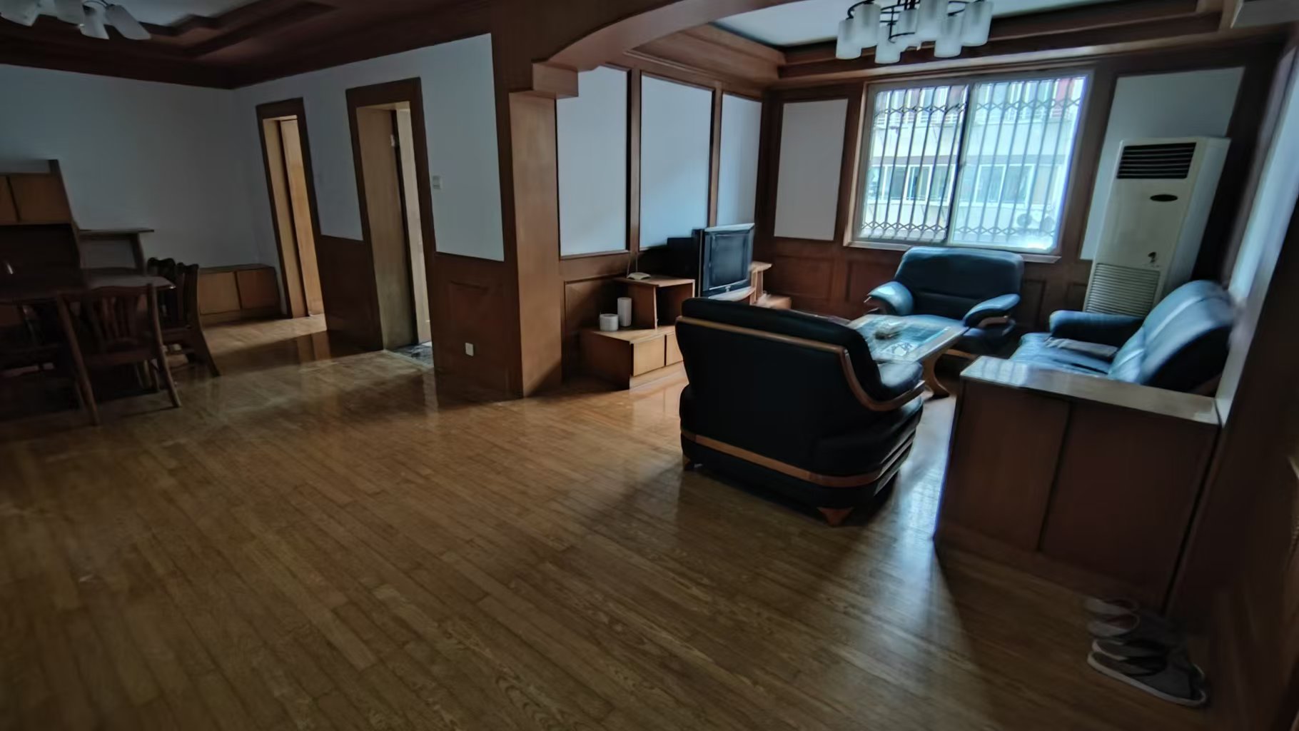 虹桥东村 3室2厅1卫 119m&sup2;
