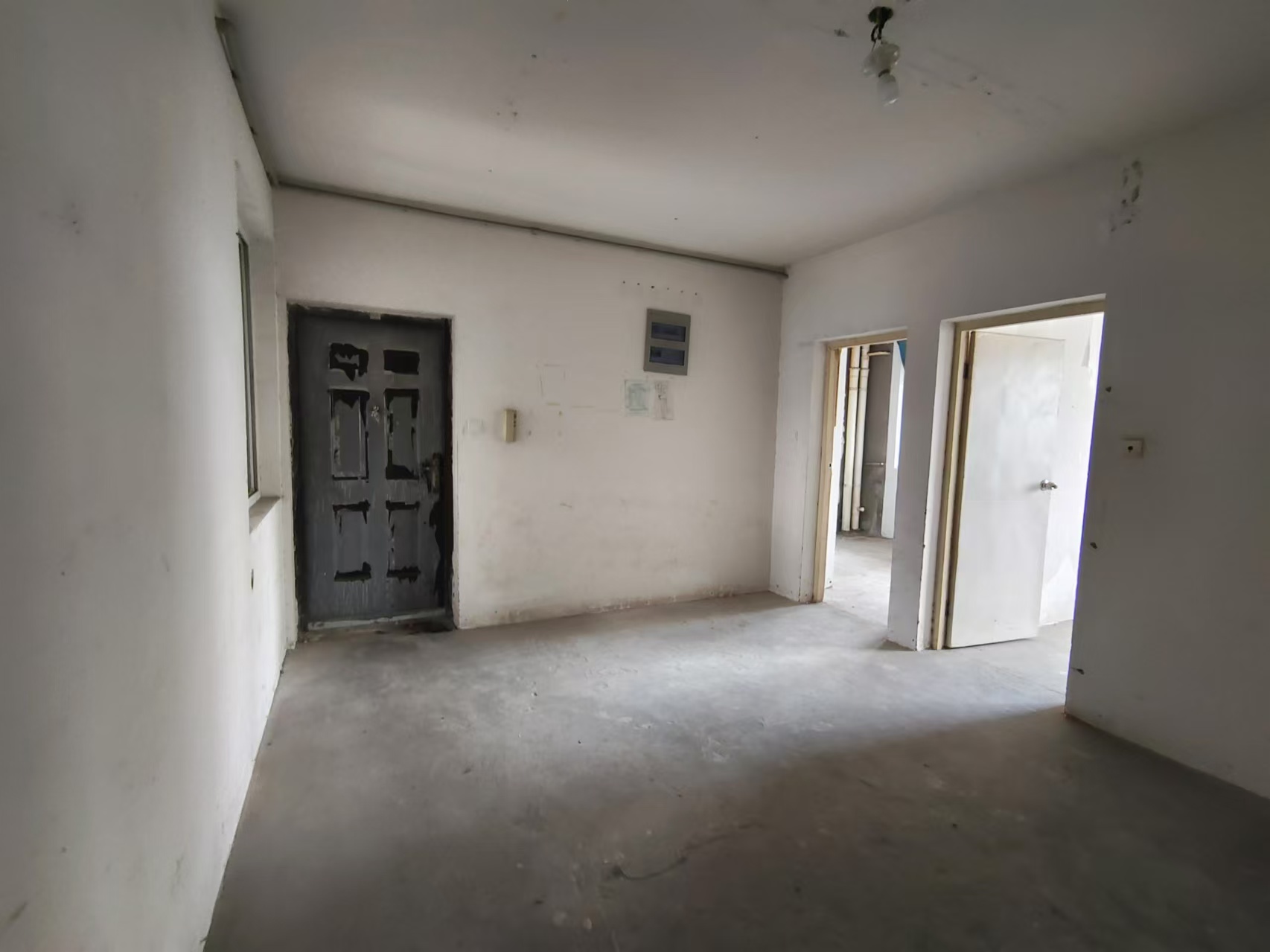 盛唐公寓 2室2厅1卫 95m²