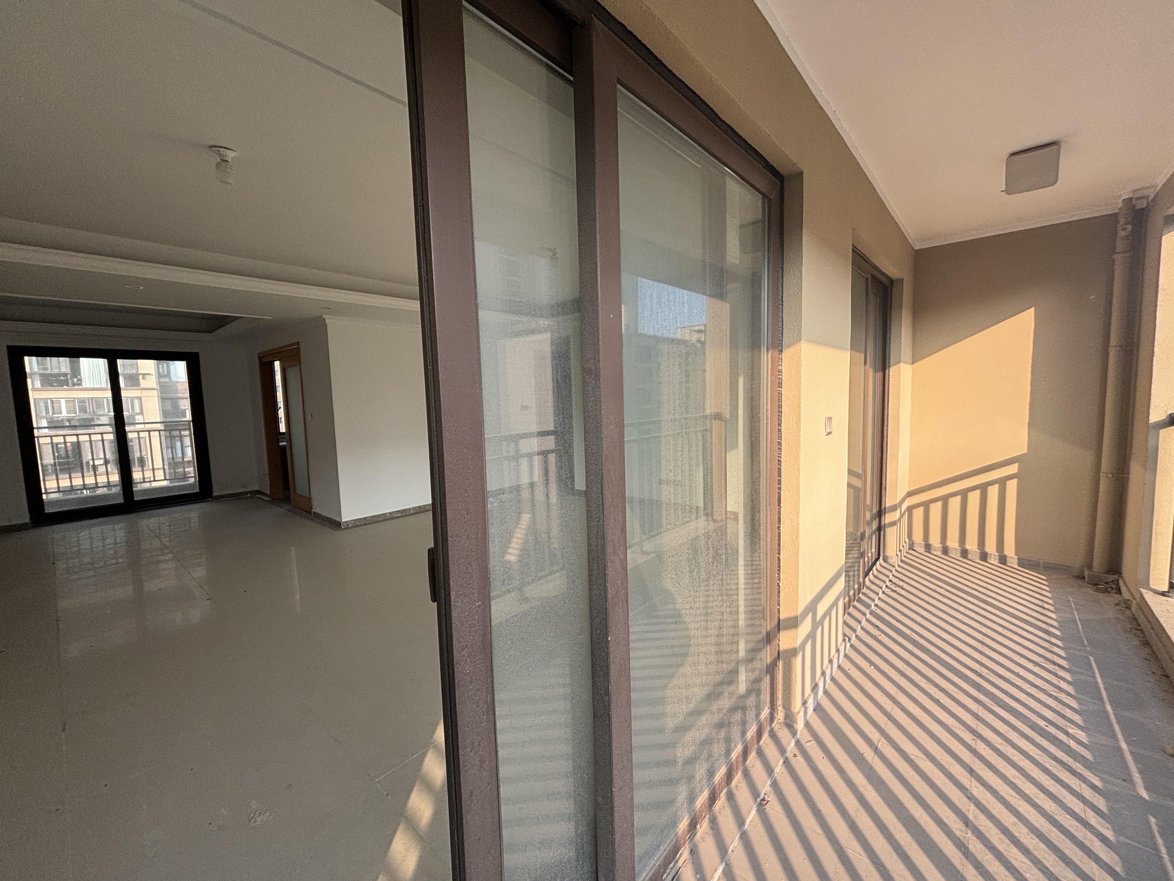 富力院士廷 4室2厅2卫 158m&sup2;