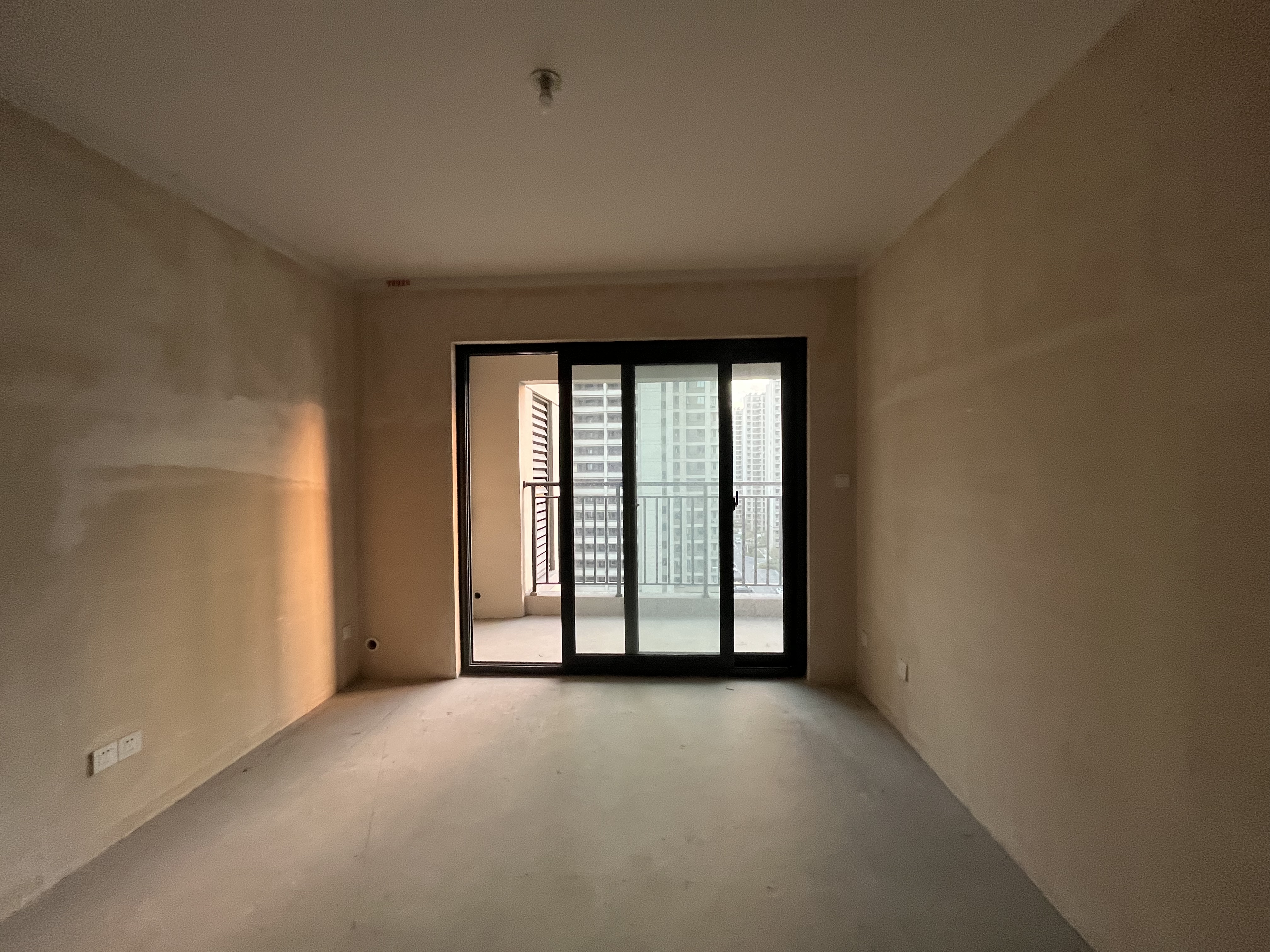绿地江海图 3室2厅2卫 115m²