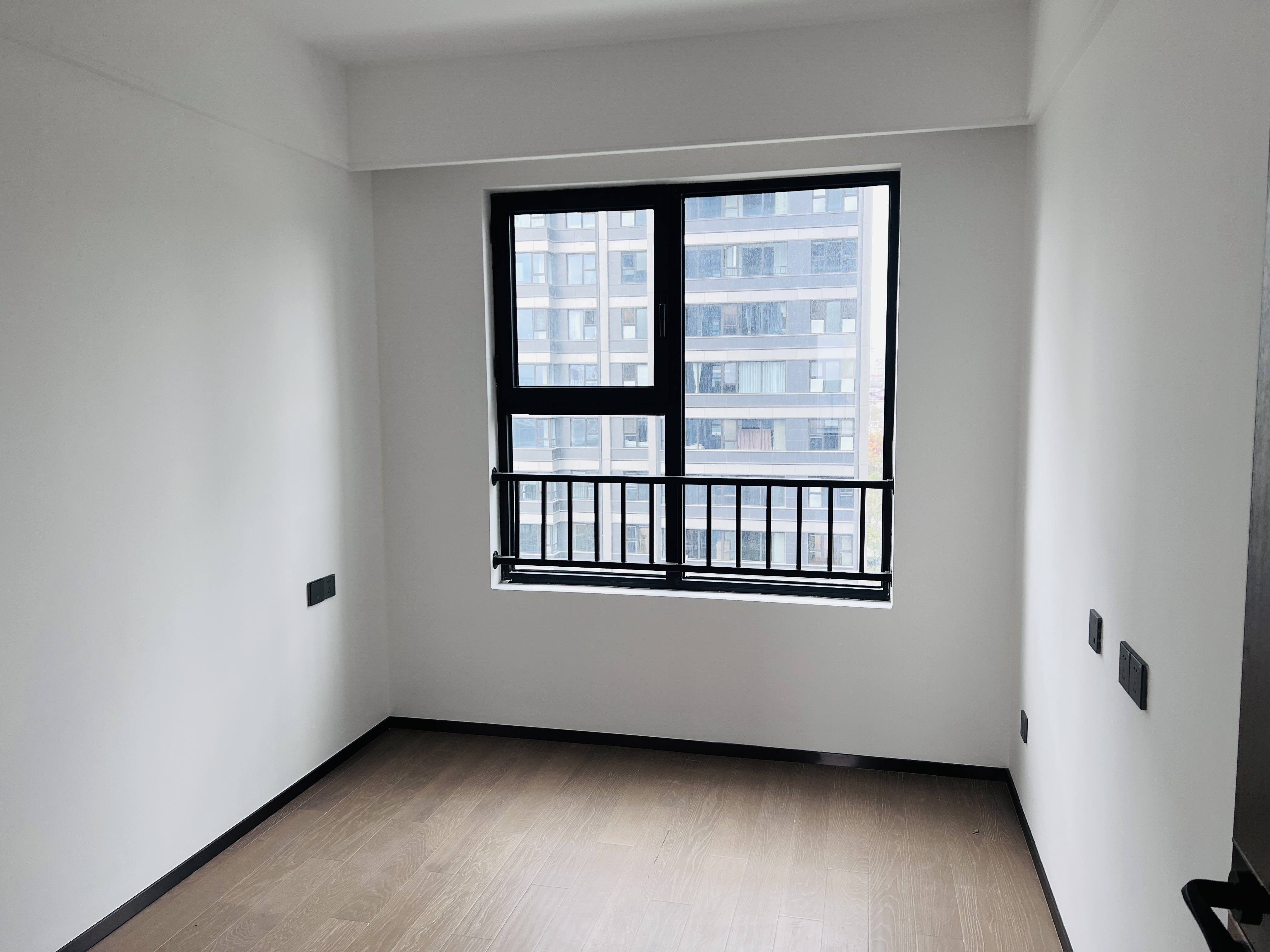 滨江道江园 3室2厅2卫 129m&sup2;