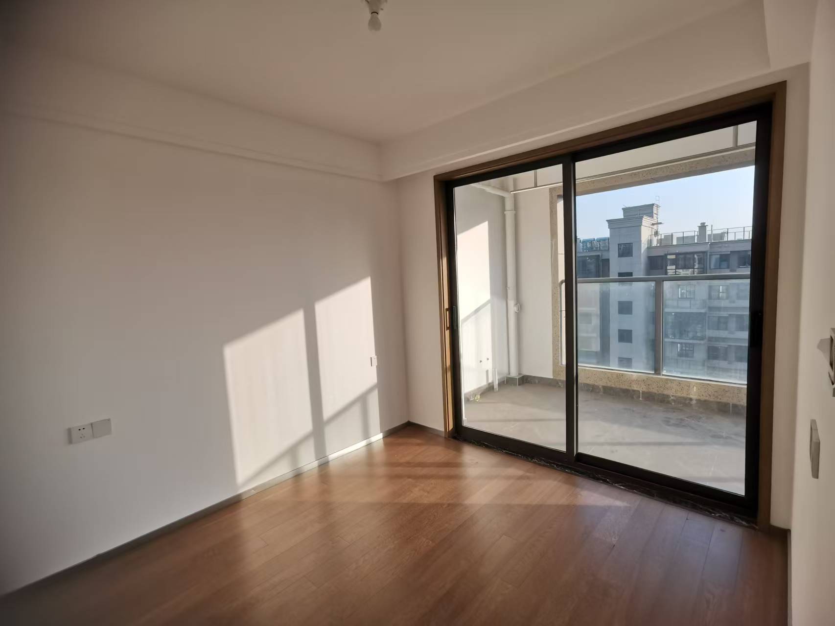 远创宸樾 3室2厅2卫 126m&sup2;