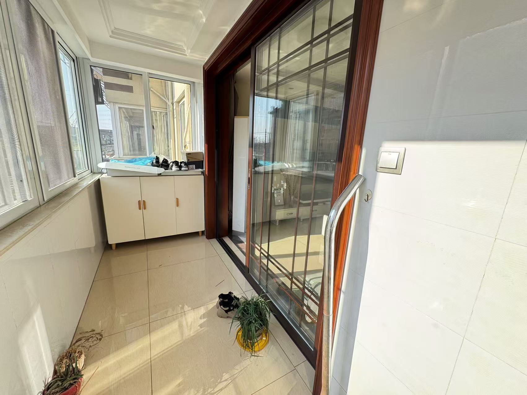 外滩小区 3室2厅1卫 112m&sup2;