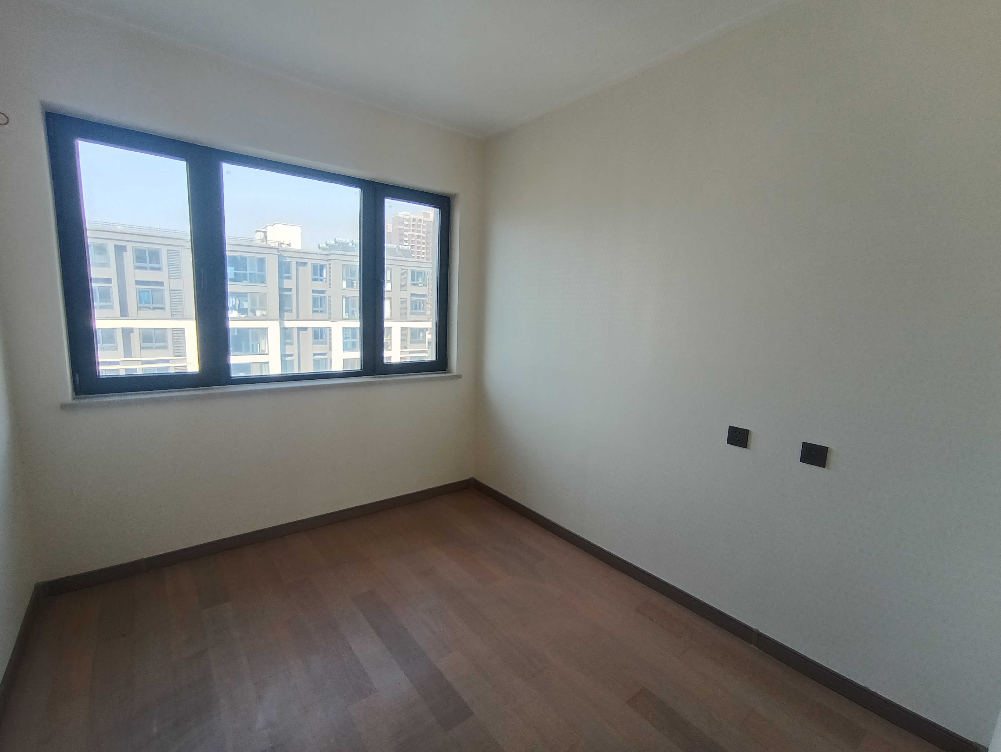 万科翡翠公园 4室2厅2卫 136m&sup2;