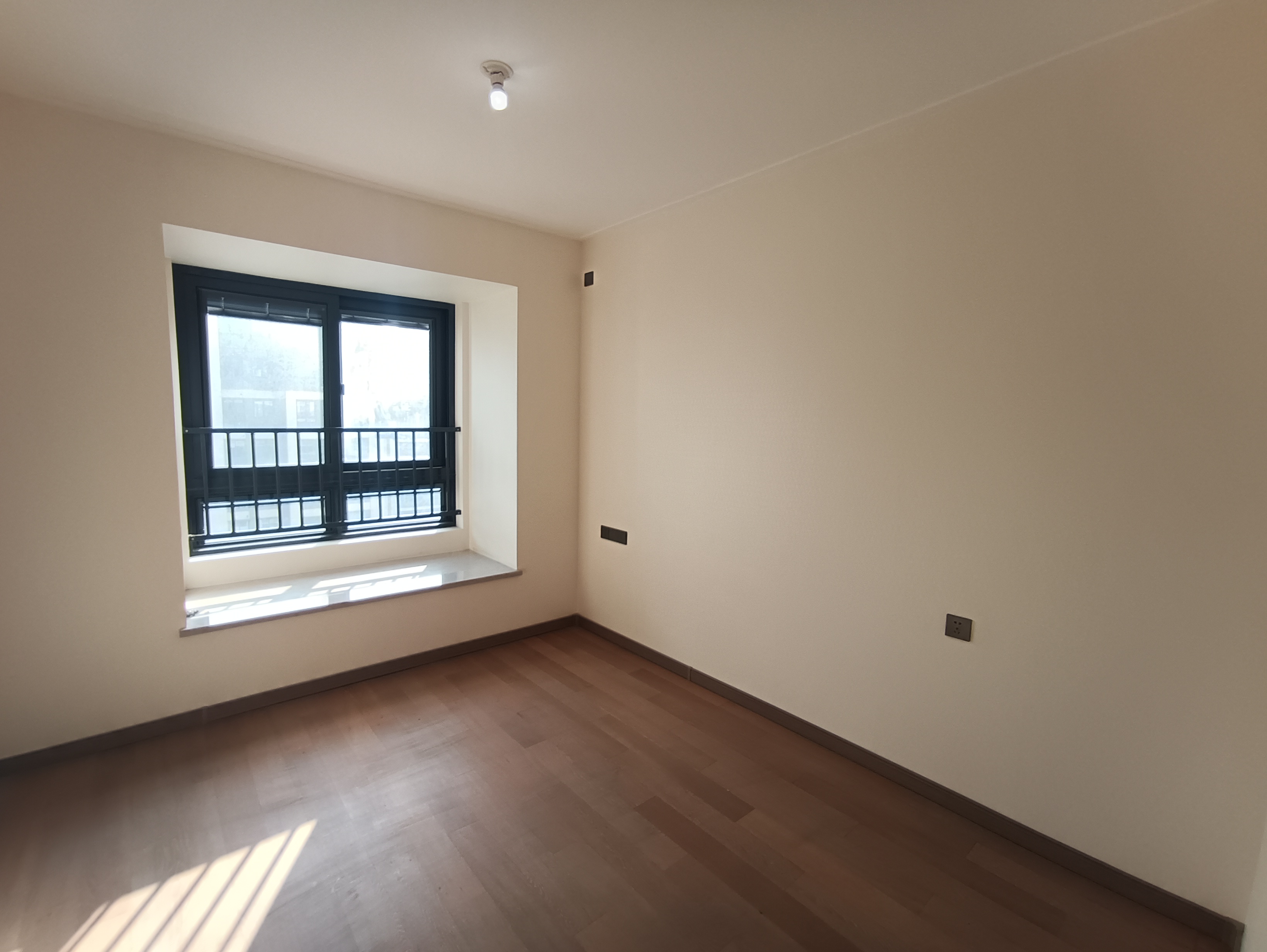 万科翡翠公园 4室2厅2卫 136m&sup2;