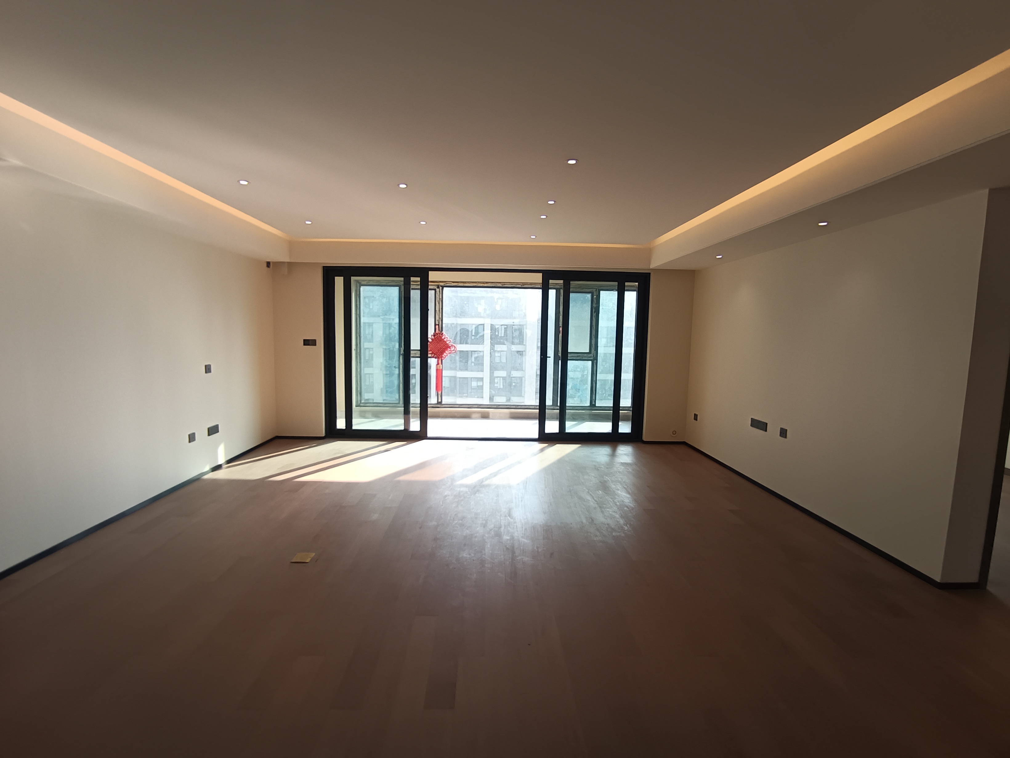 万科翡翠公园 4室2厅2卫 136m&sup2;