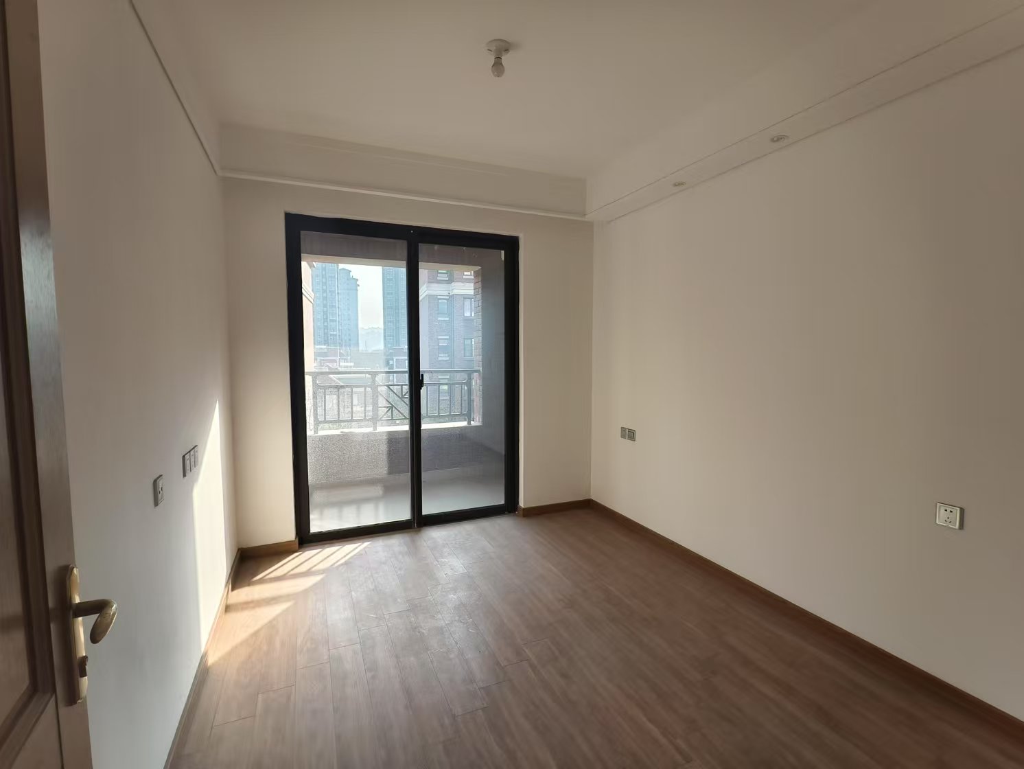 佳期漫 4室2厅2卫 121.2m&sup2;