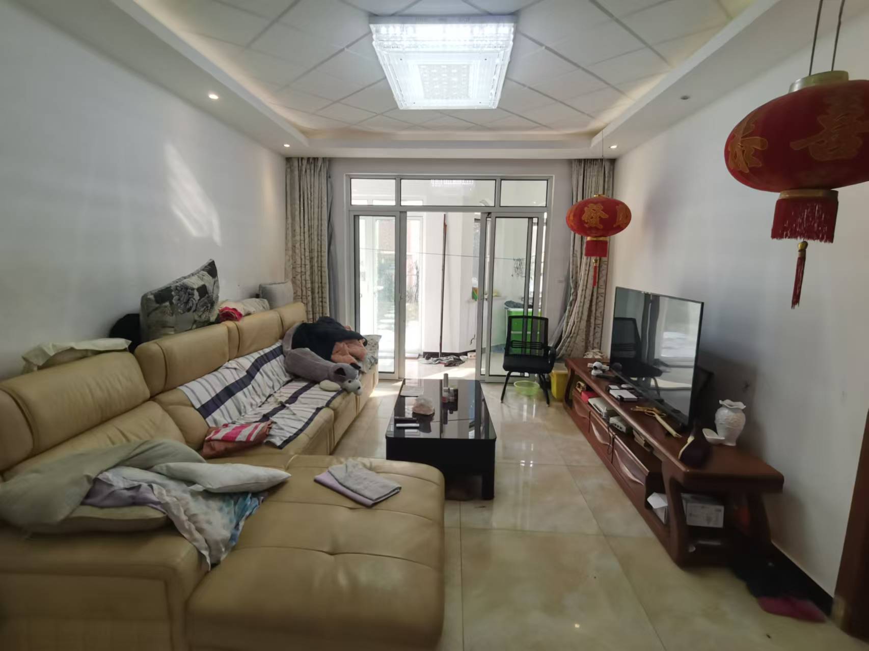 军山花园 5室3厅2卫 126.46m²