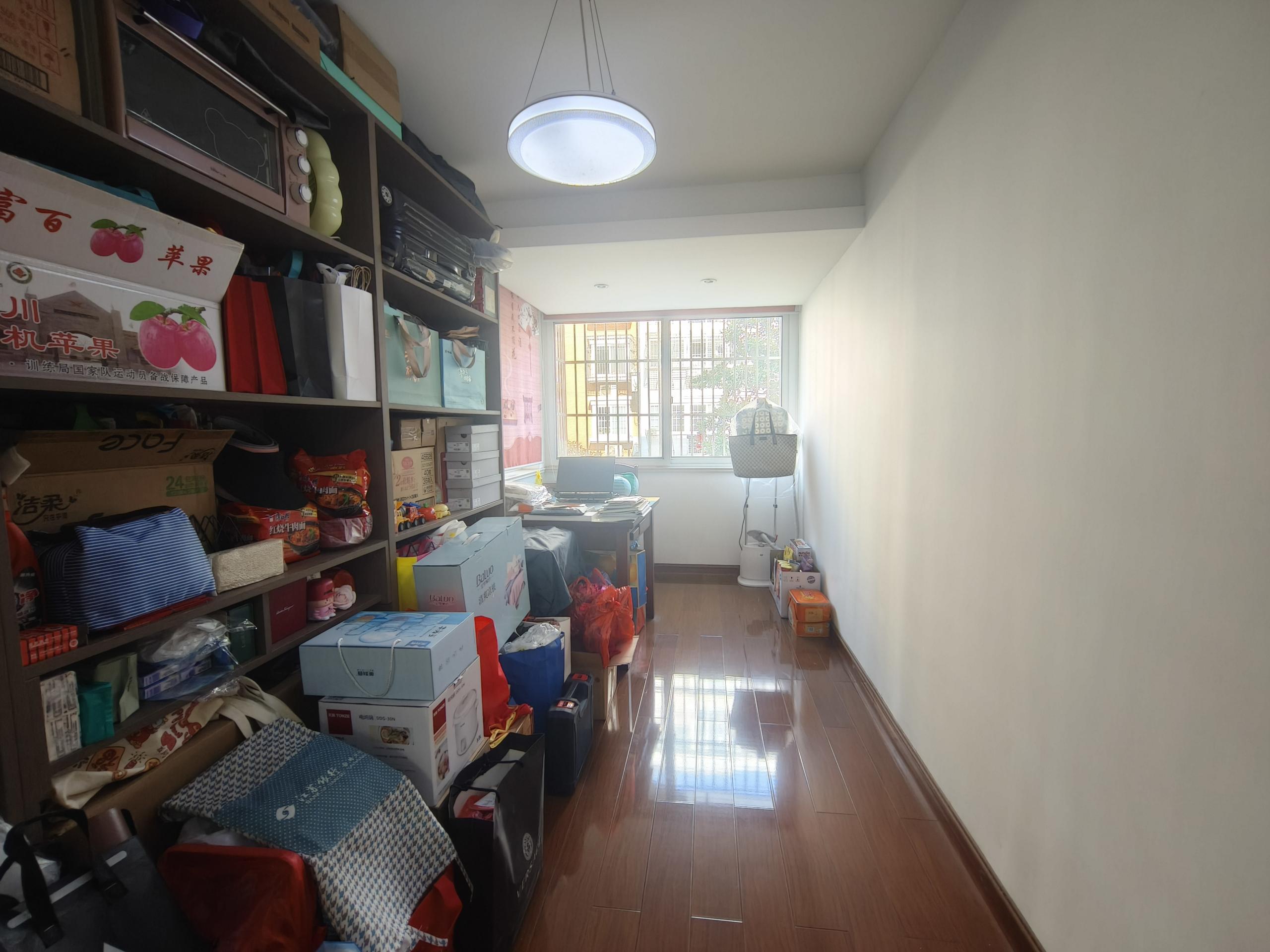 东昇花园 4室2厅2卫 159.43m&sup2;