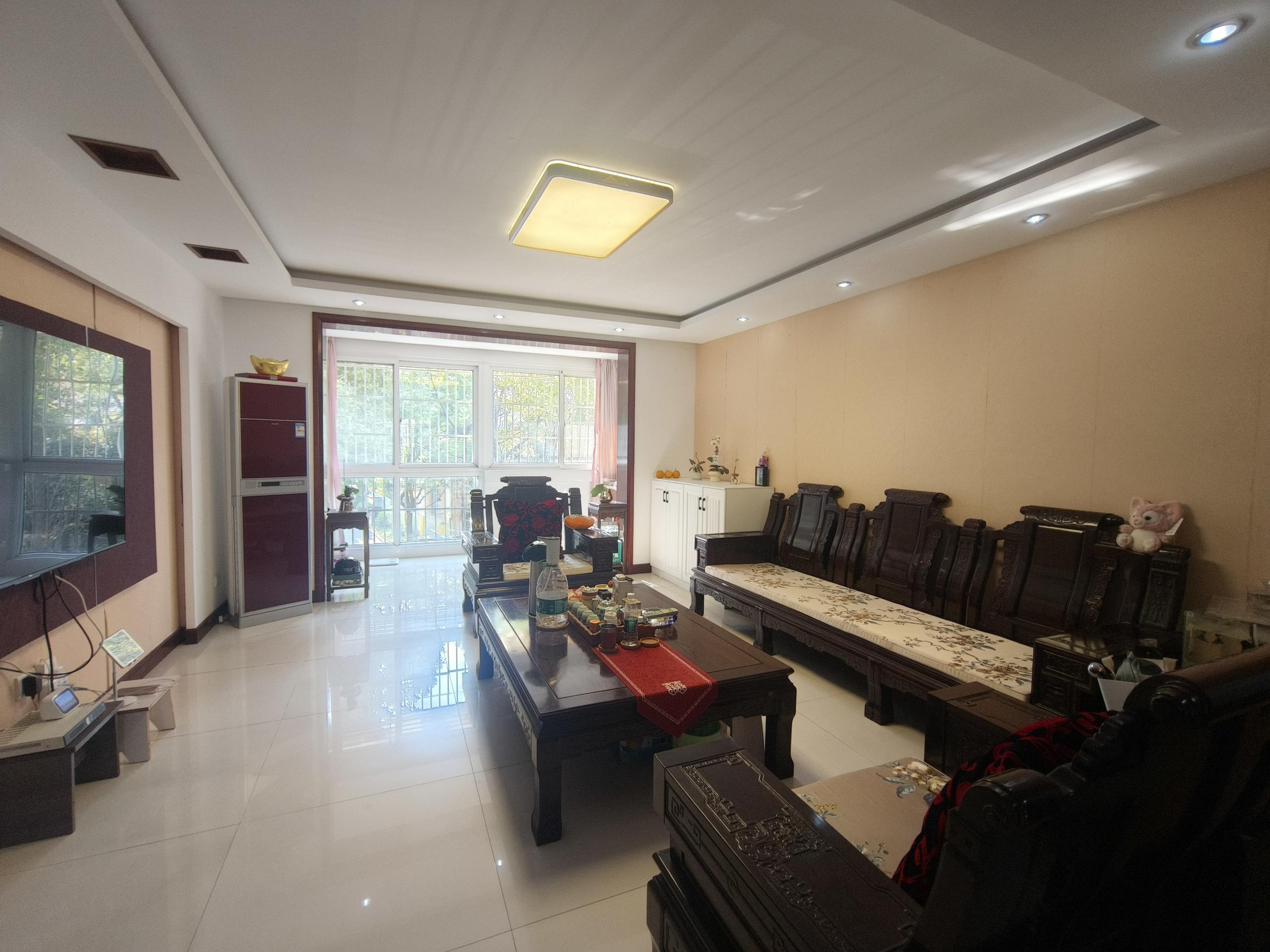 东昇花园 4室2厅2卫 159.43m²
