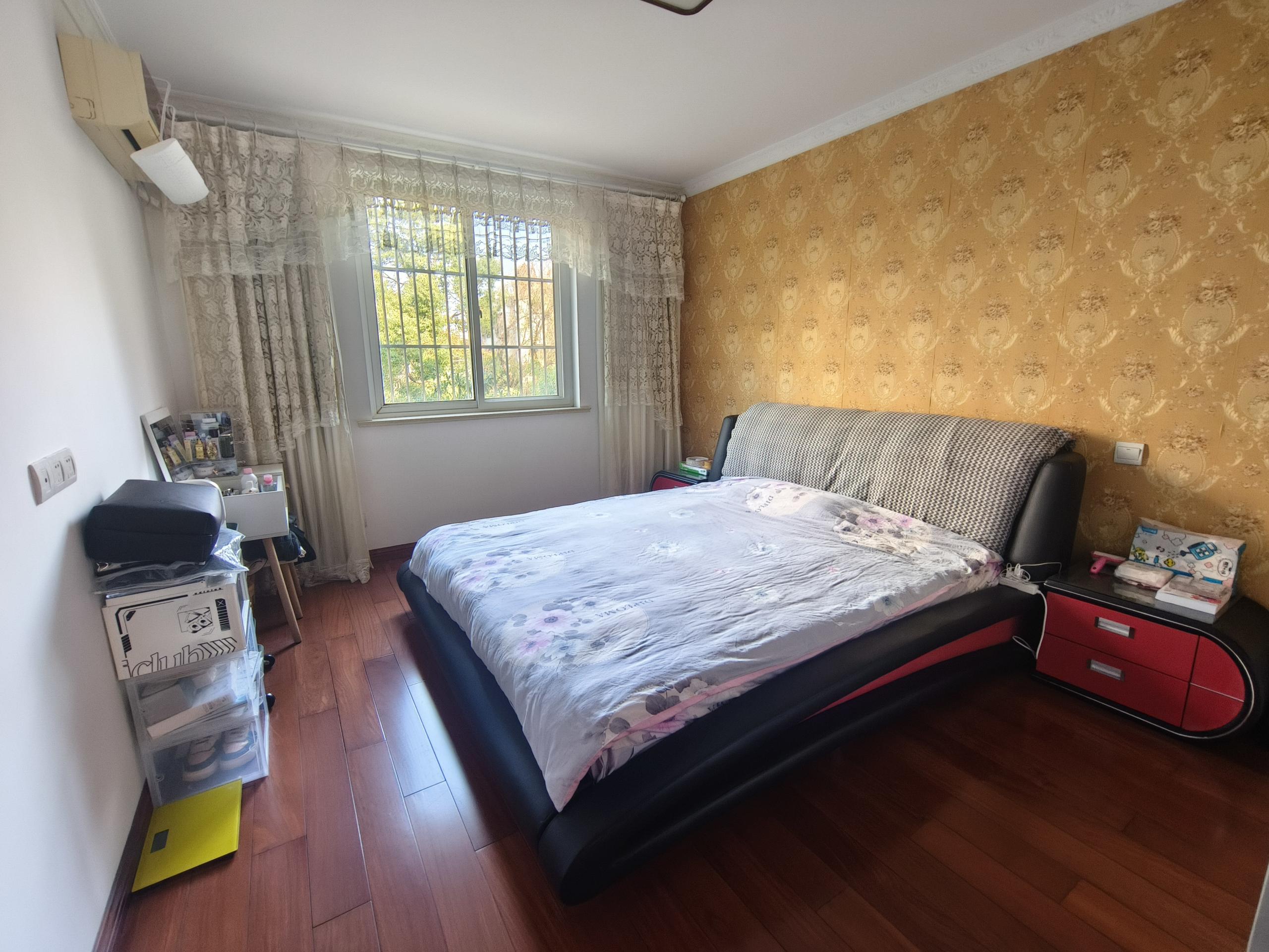 东昇花园 4室2厅2卫 159.43m&sup2;