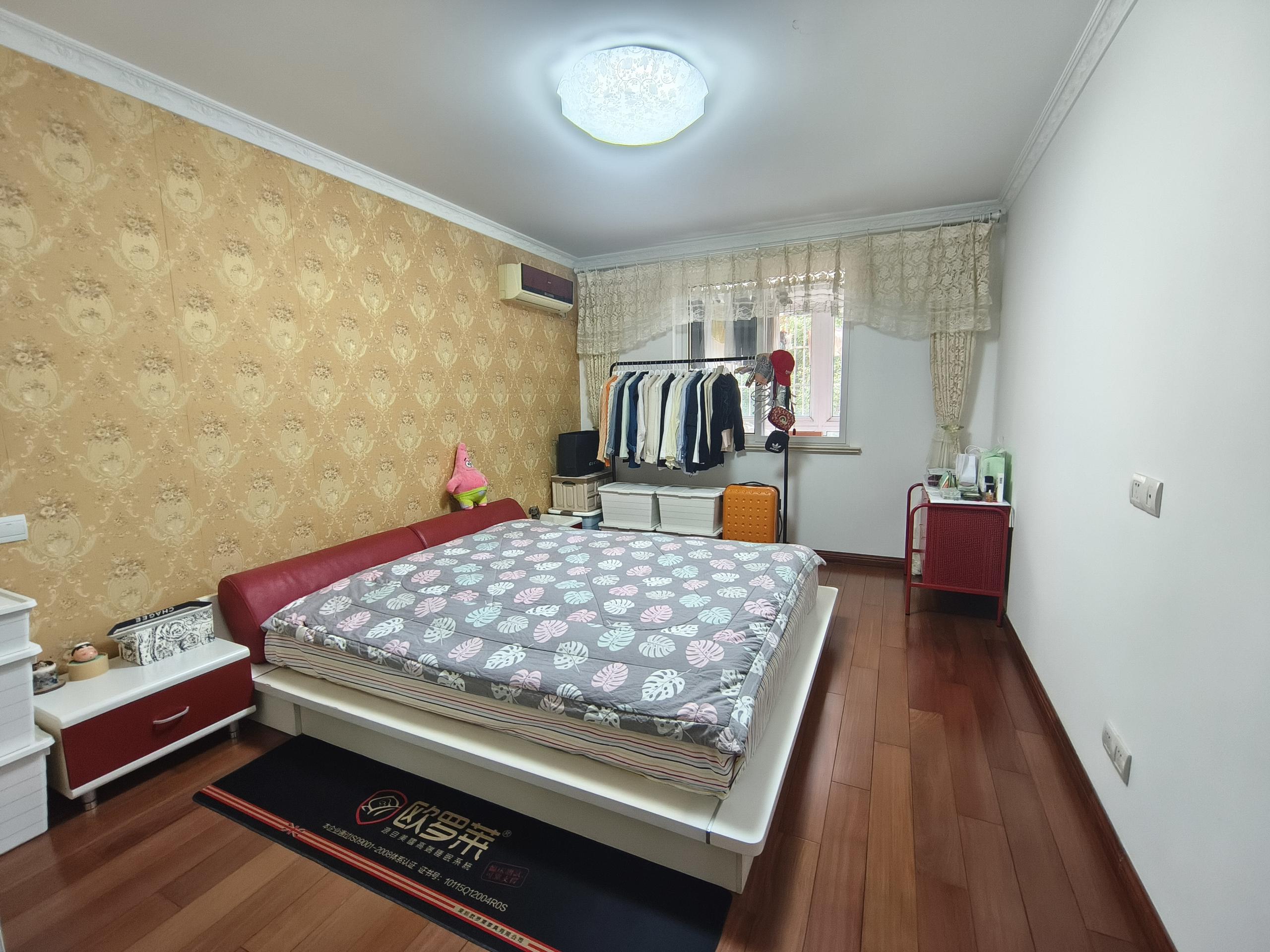 东昇花园 4室2厅2卫 159.43m&sup2;