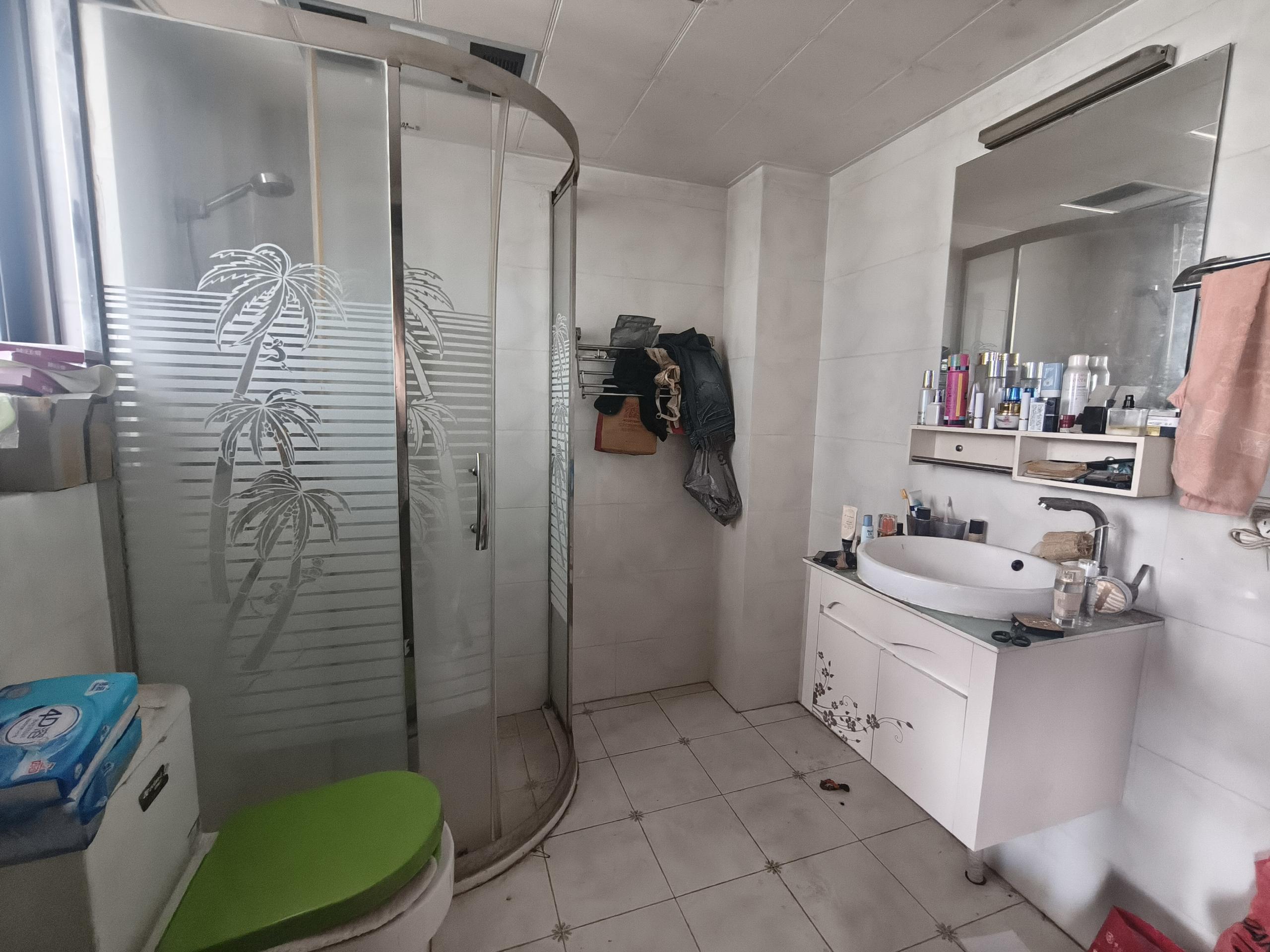 新海通花园 5室2厅2卫 205m²