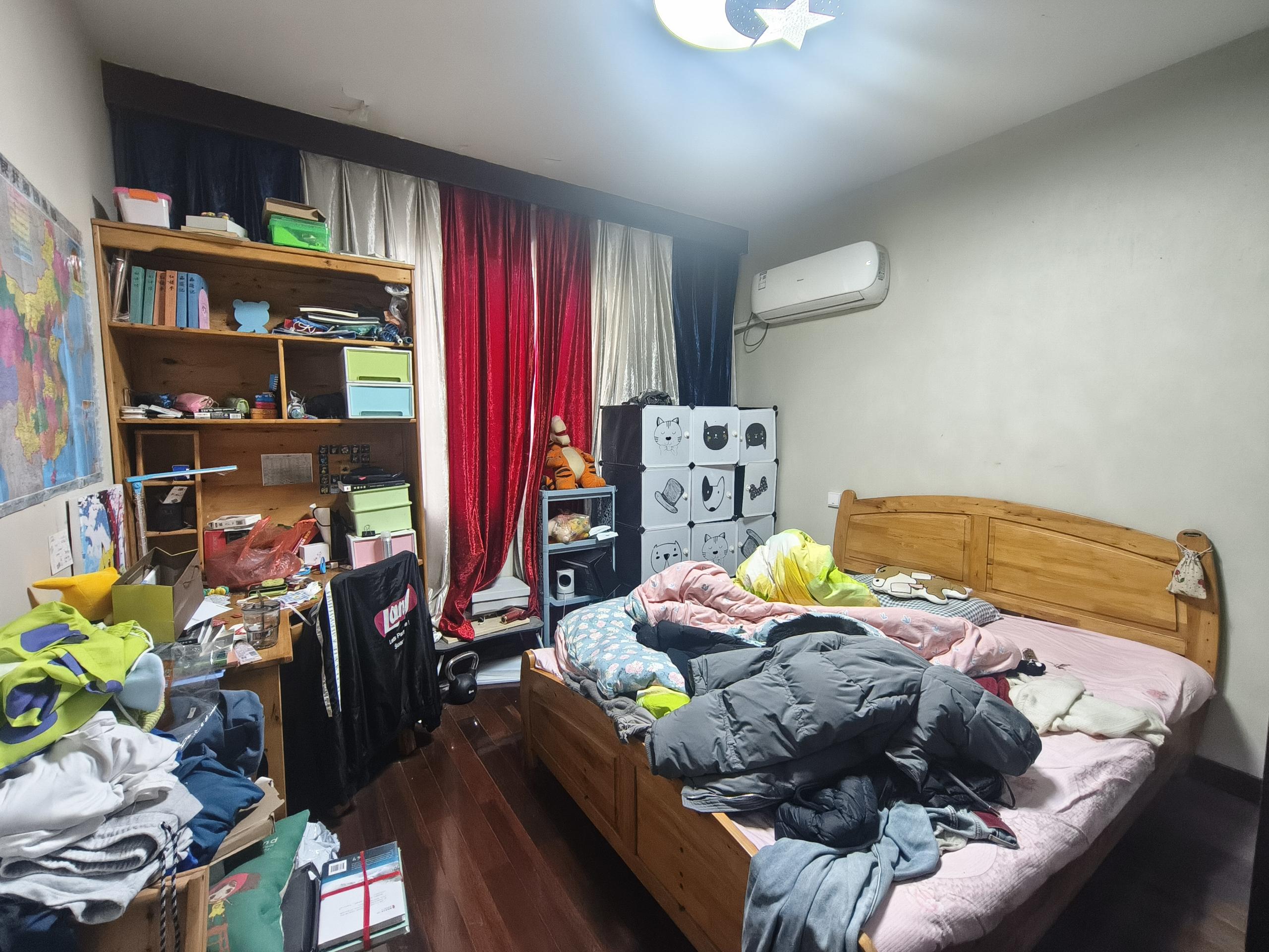 新海通花园 5室2厅2卫 205m²