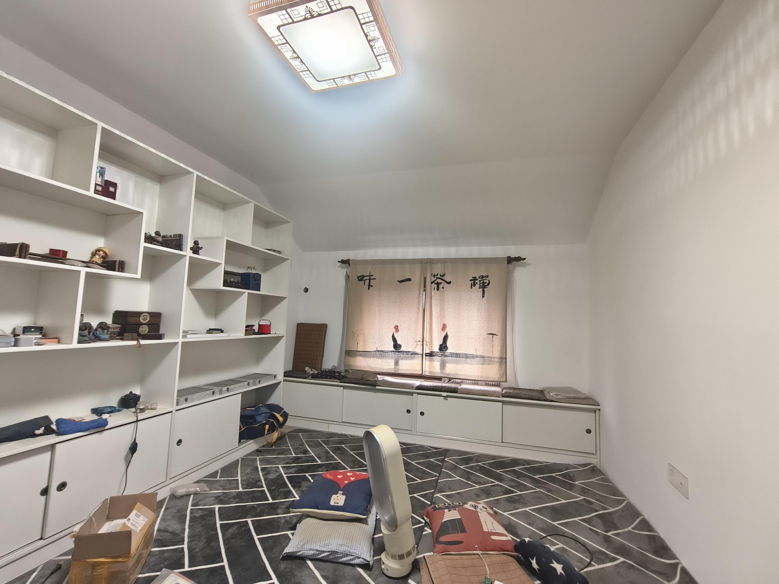 新海通花园 5室2厅2卫 205m²