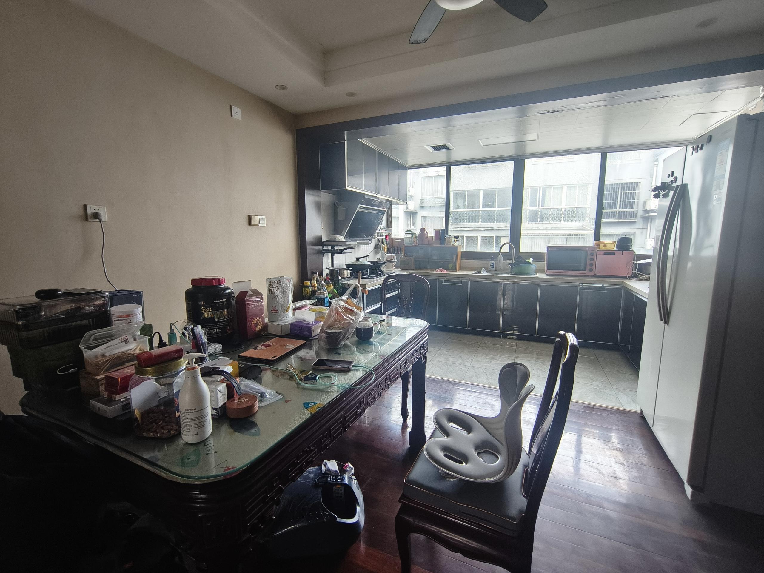 新海通花园 5室2厅2卫 205m²