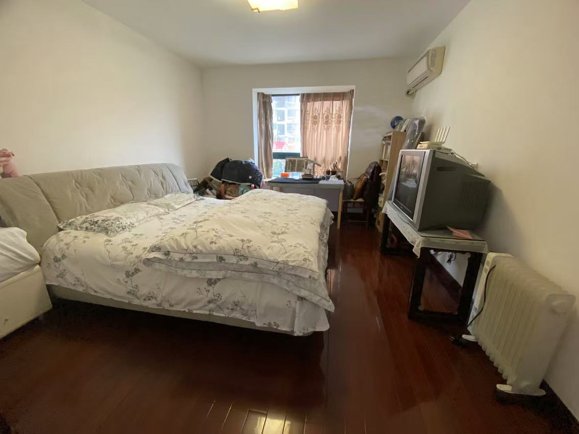 都市华城 3室2厅2卫 152.5m&sup2;