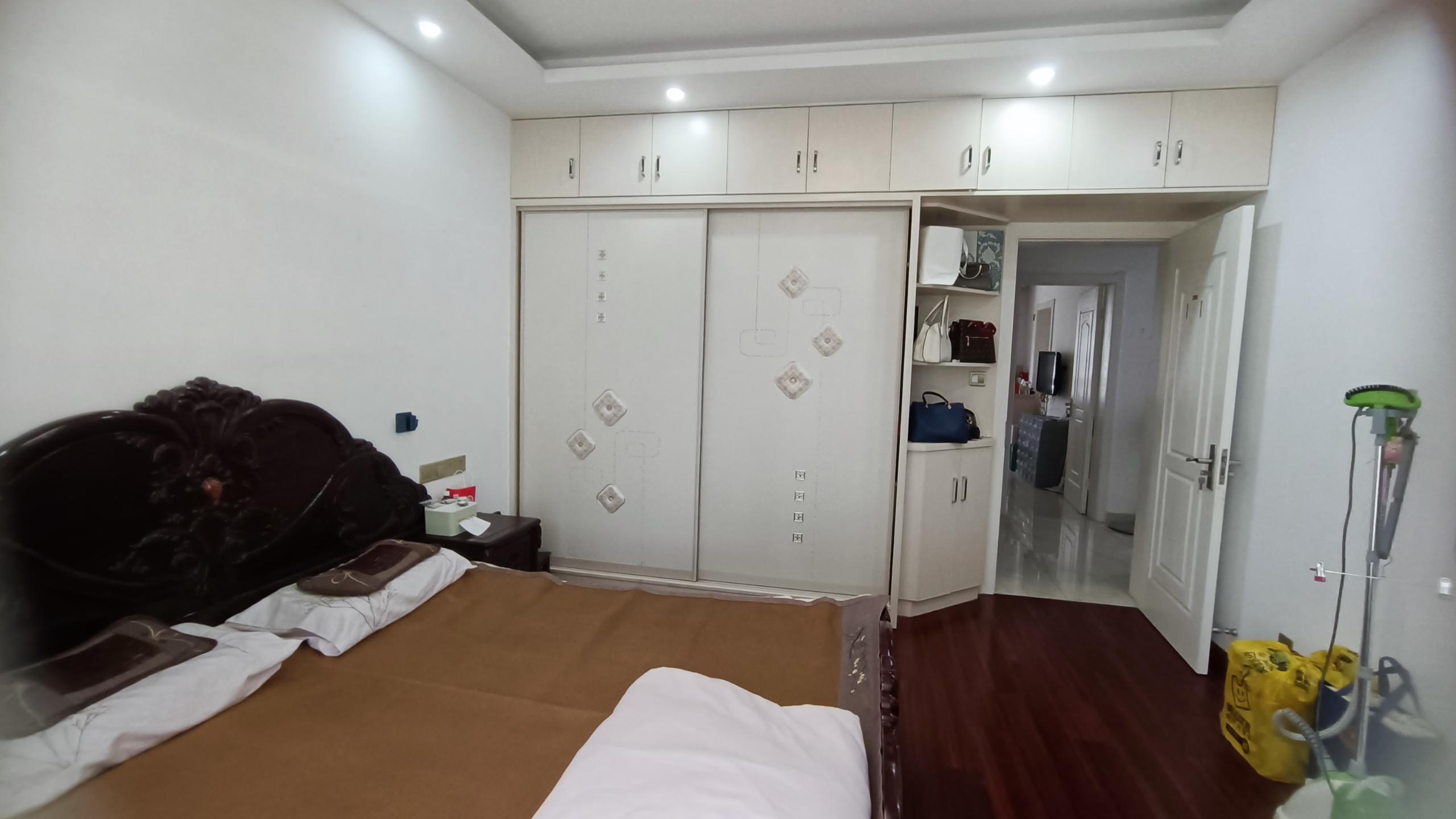 金霞东苑 3室2厅1卫 133.4m&sup2;