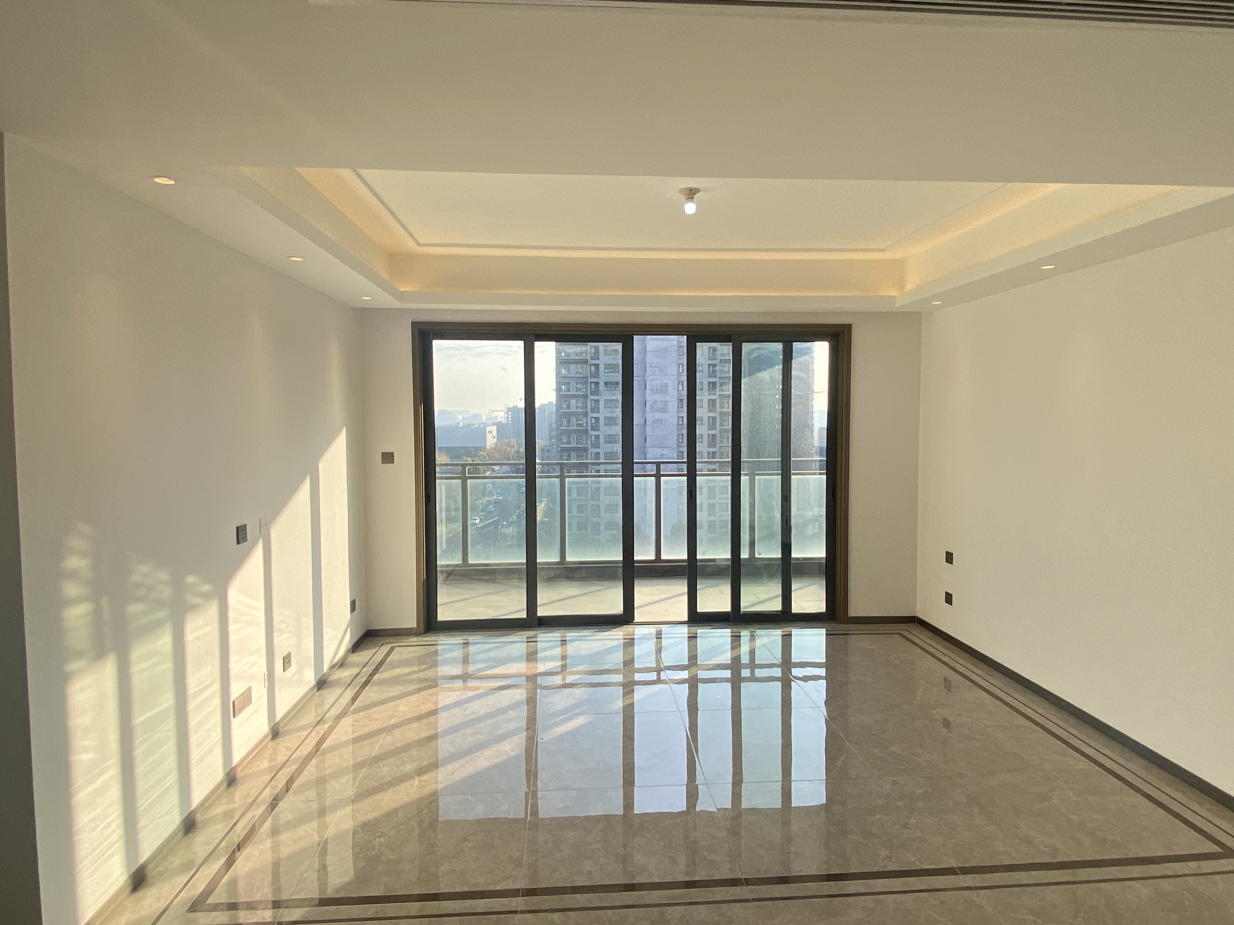 都会沁园 4室2厅2卫 150m&sup2;