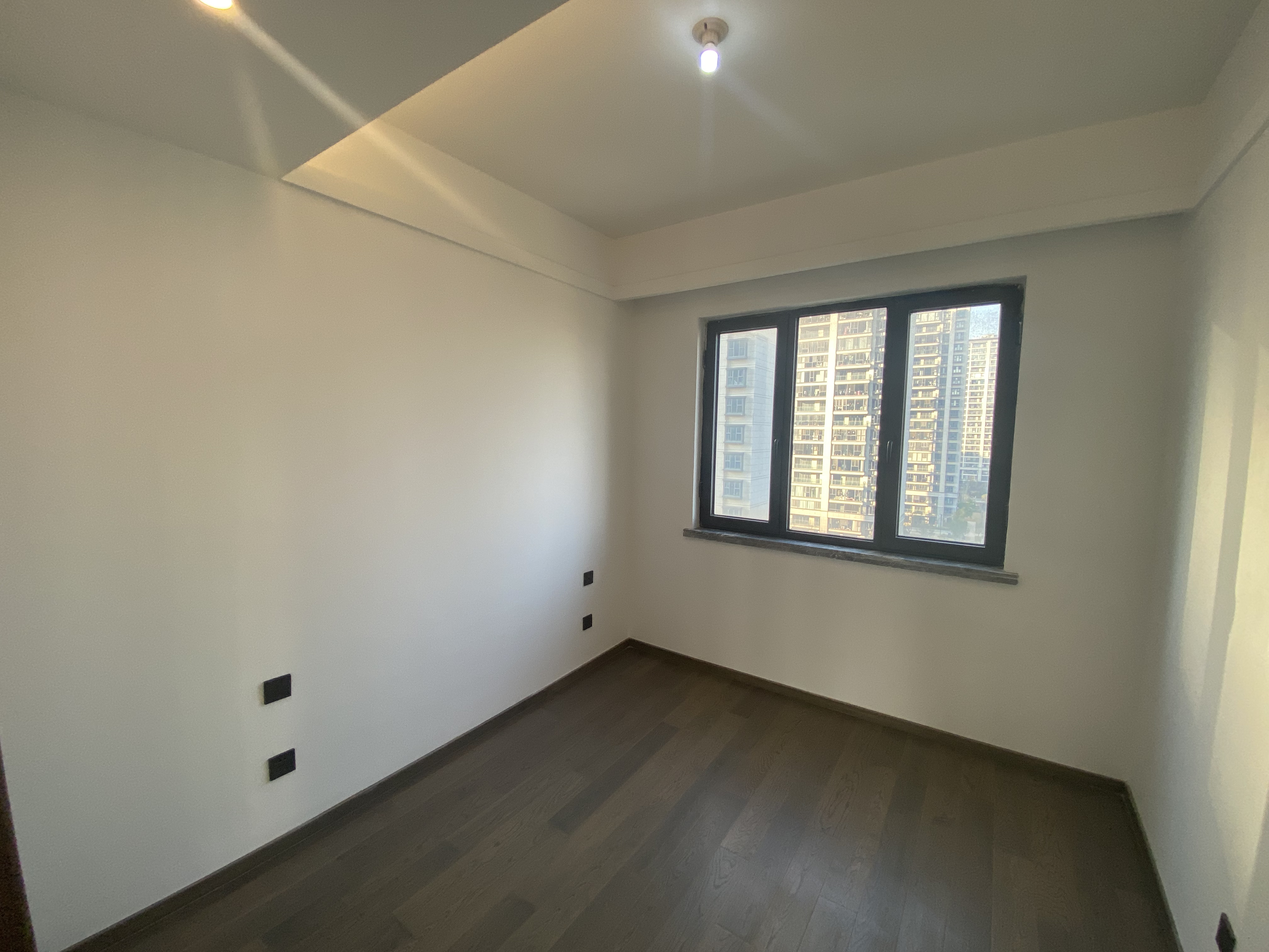都会沁园 4室2厅2卫 150m&sup2;