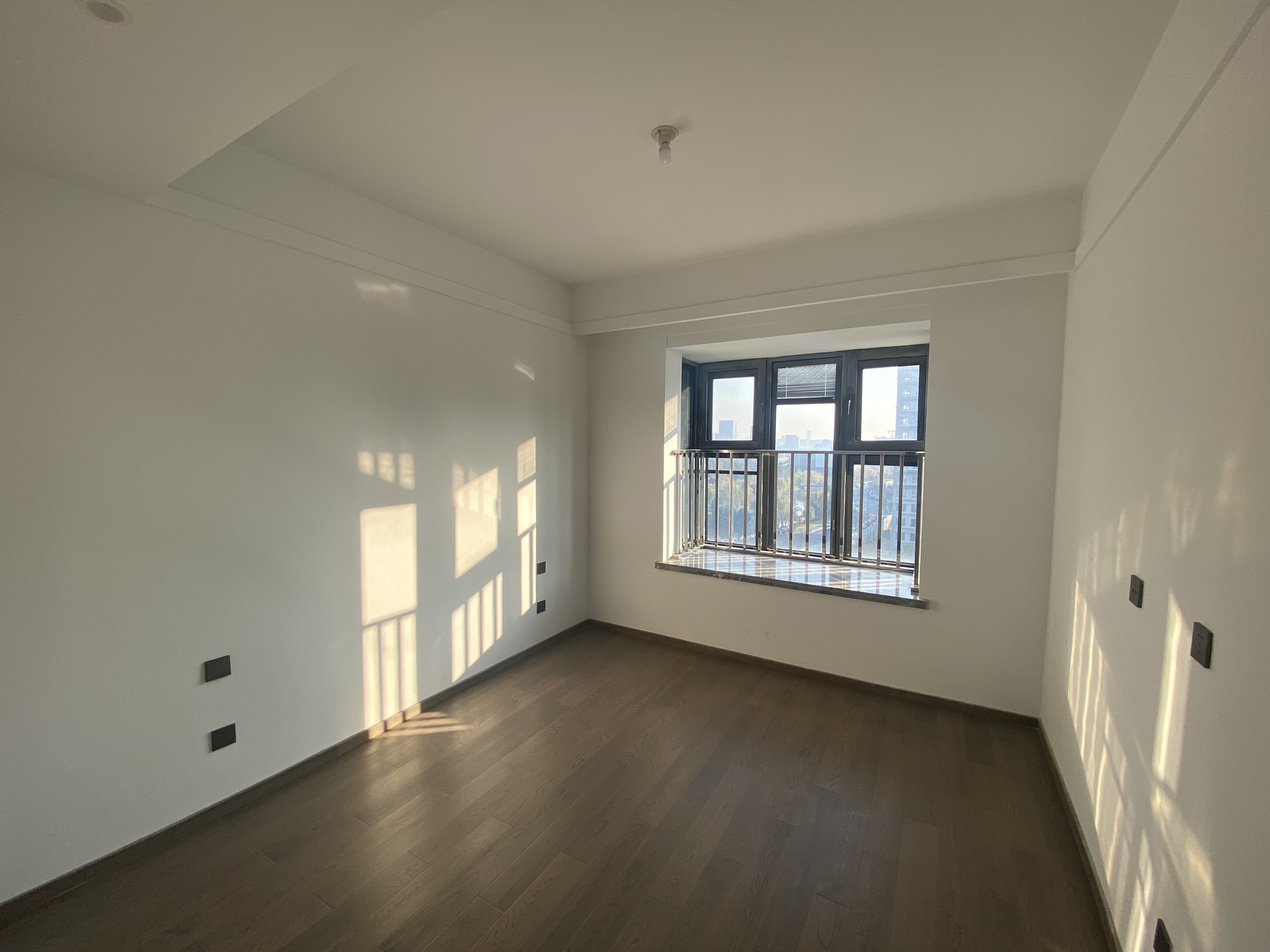 都会沁园 4室2厅2卫 150m&sup2;